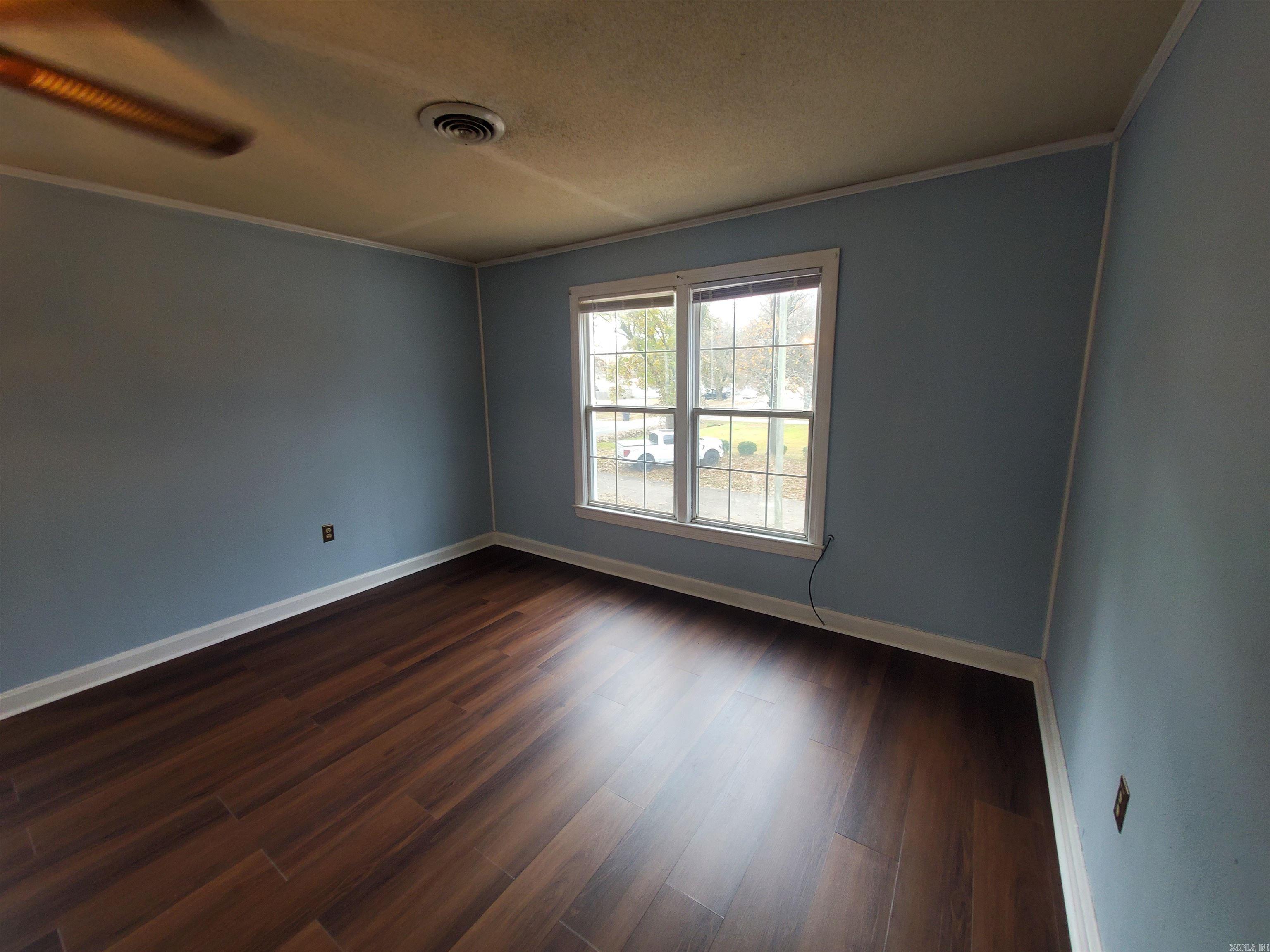 M&B PIGGOTT 2-20-8 - Residential