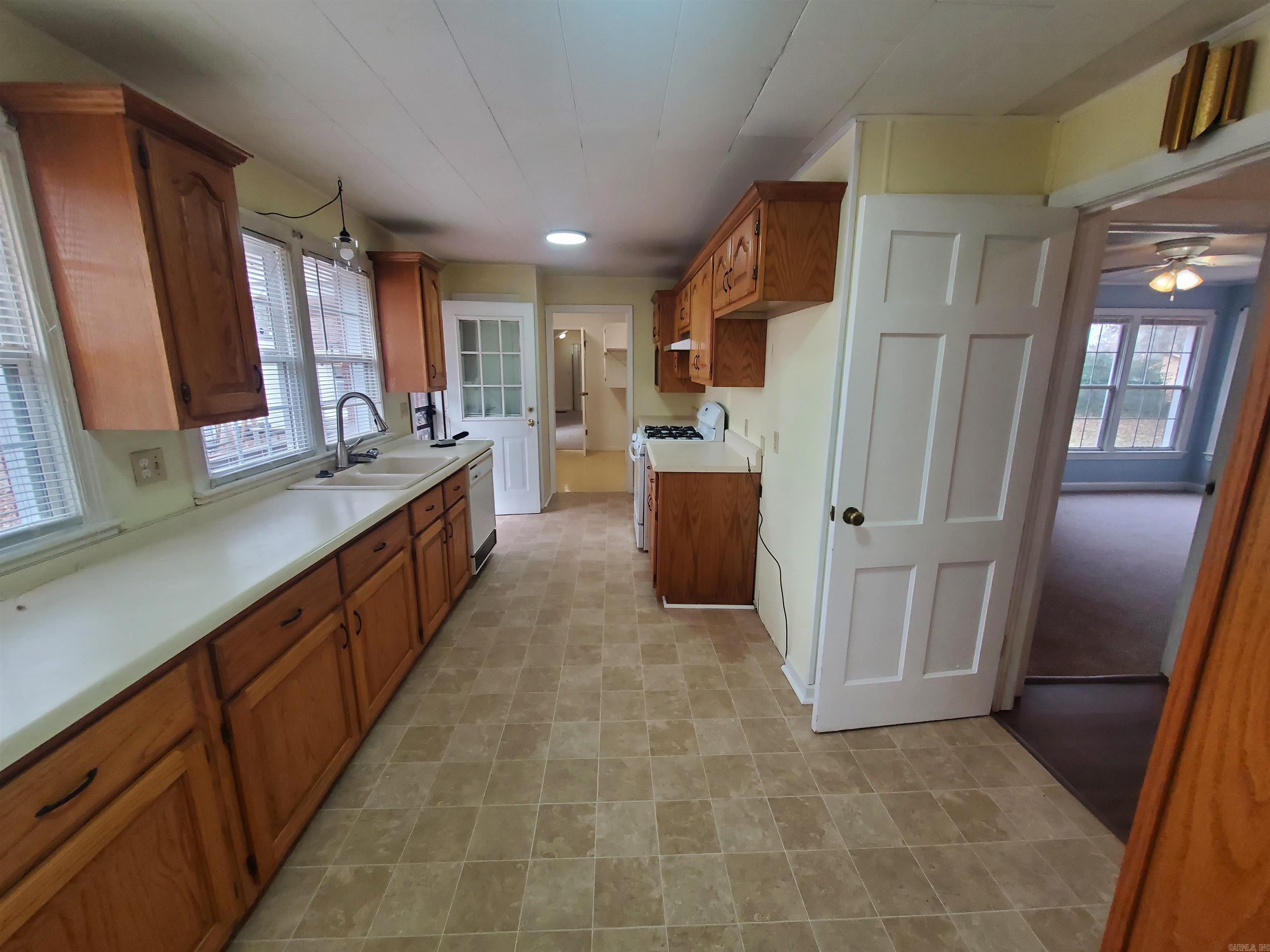 M&B PIGGOTT 2-20-8 - Residential