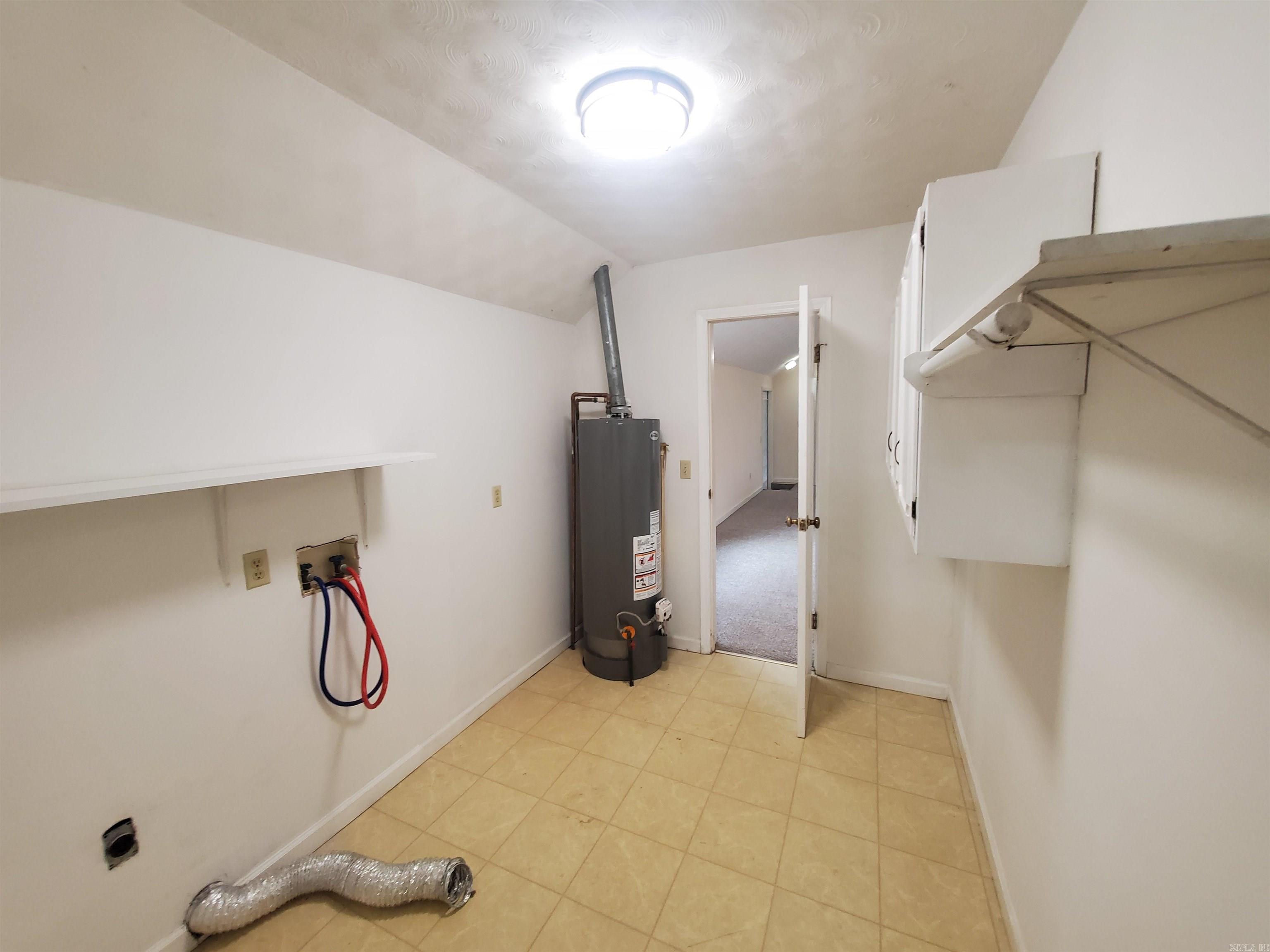 M&B PIGGOTT 2-20-8 - Residential