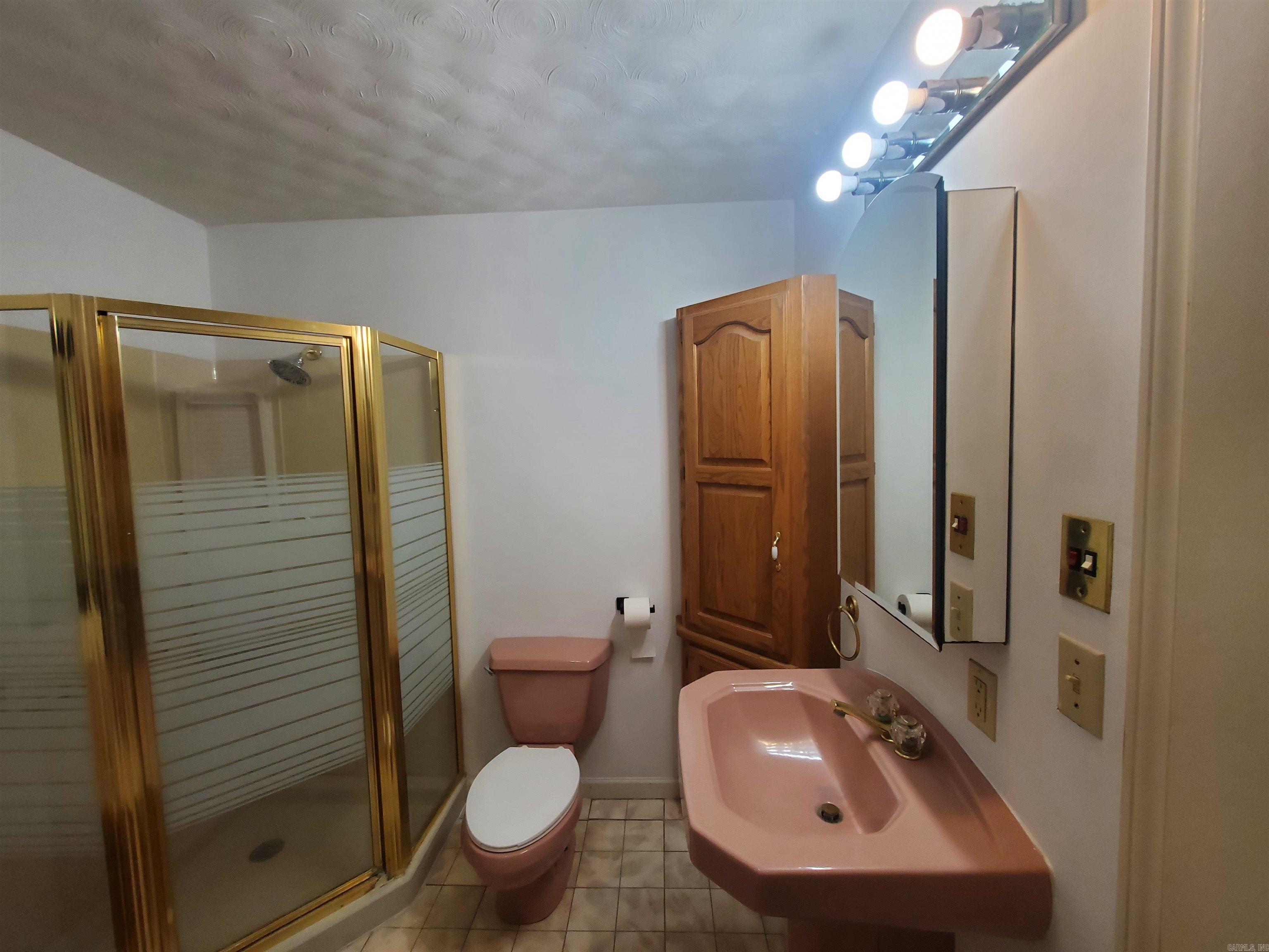 M&B PIGGOTT 2-20-8 - Residential