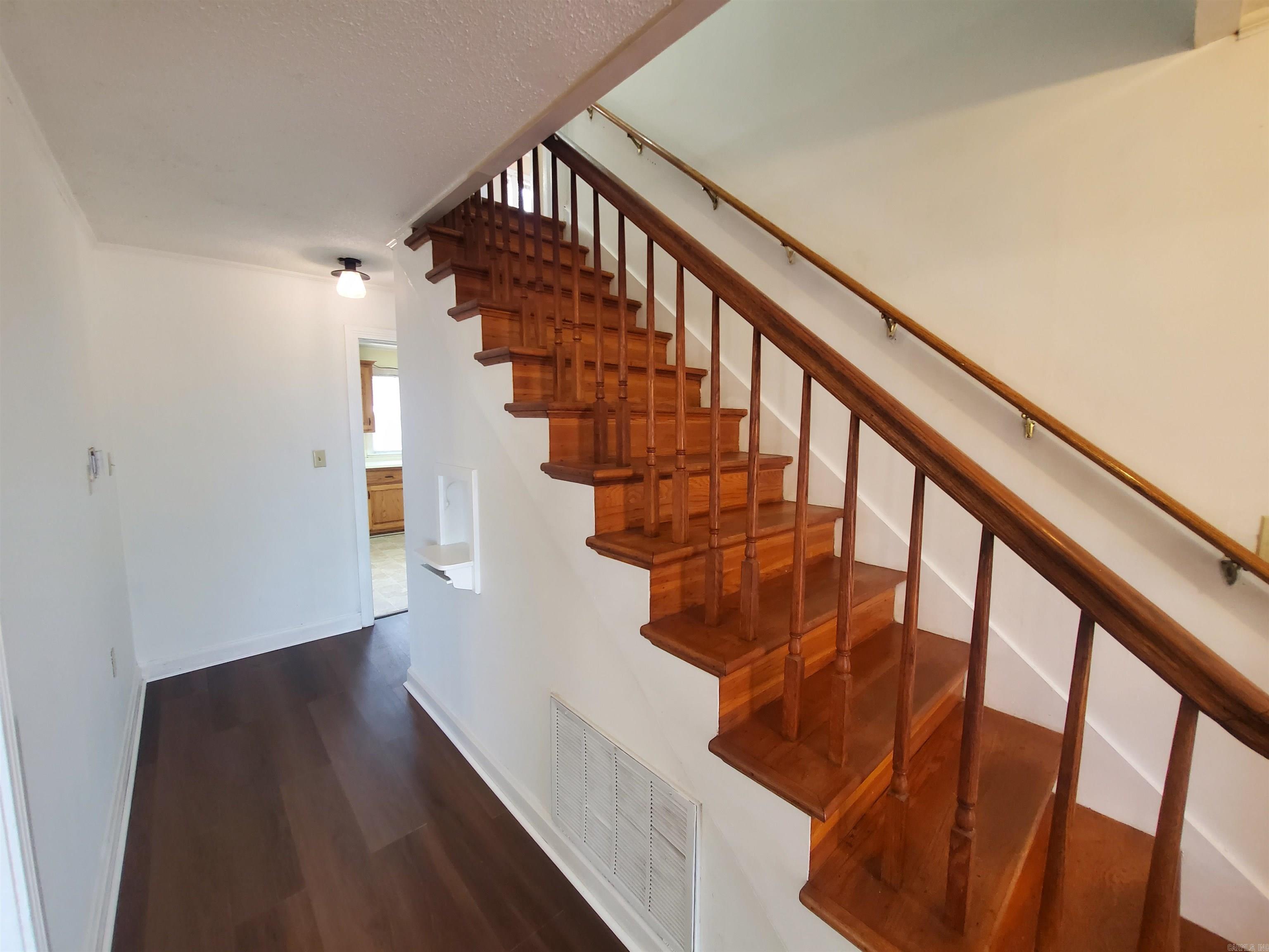 M&B PIGGOTT 2-20-8 - Residential