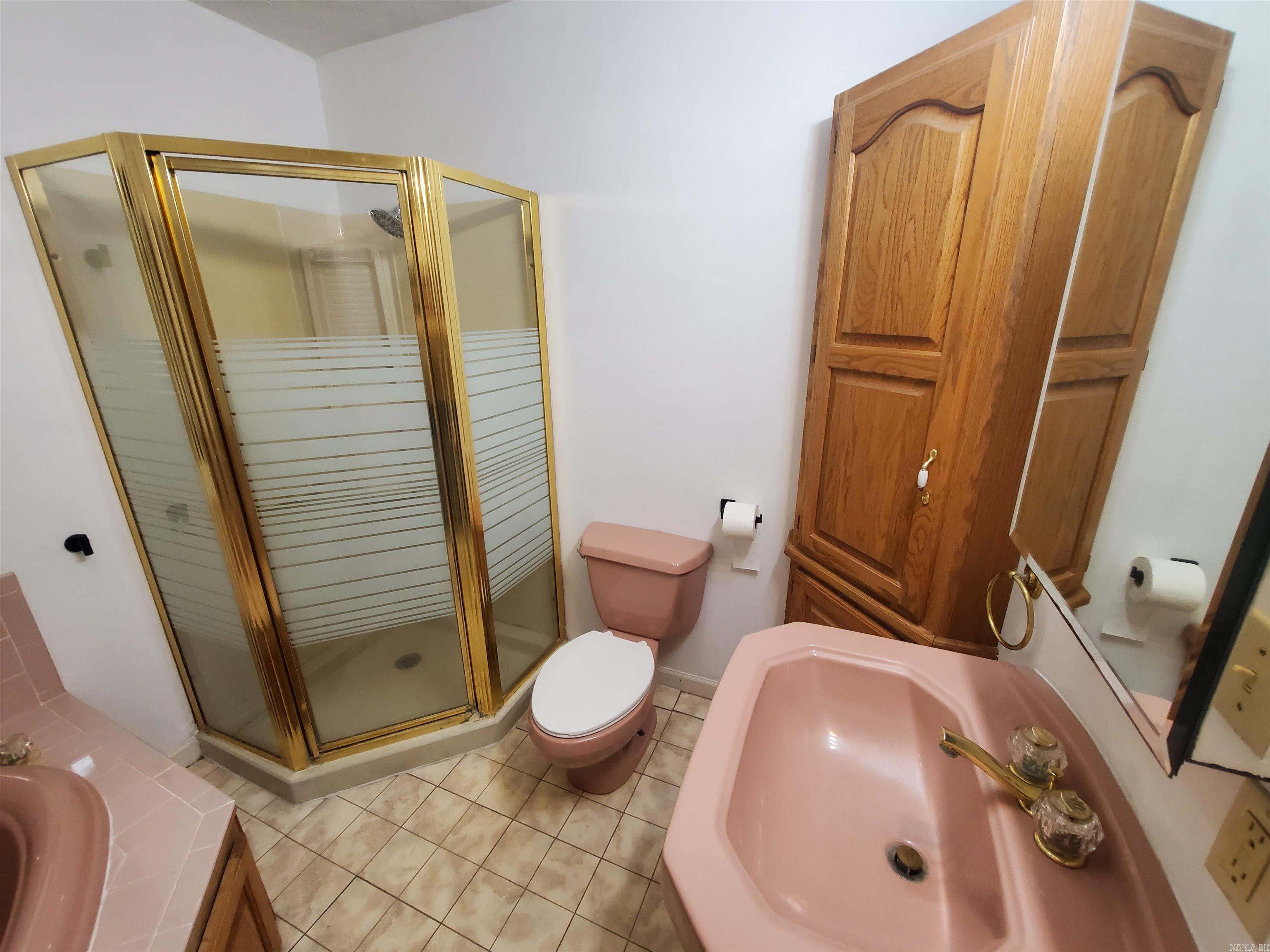 M&B PIGGOTT 2-20-8 - Residential