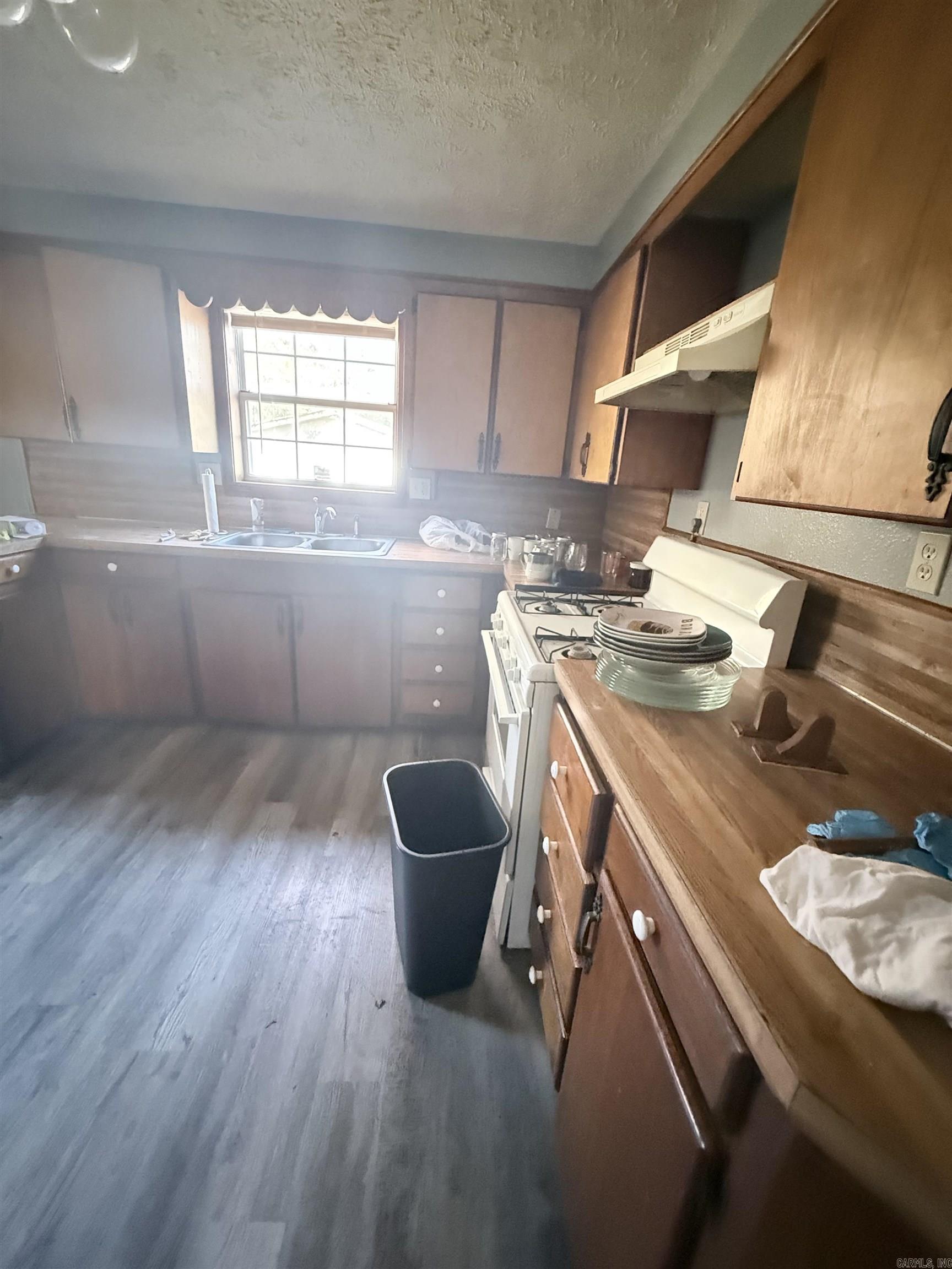 PERRYVILLE CITY ACREAGE - Residential