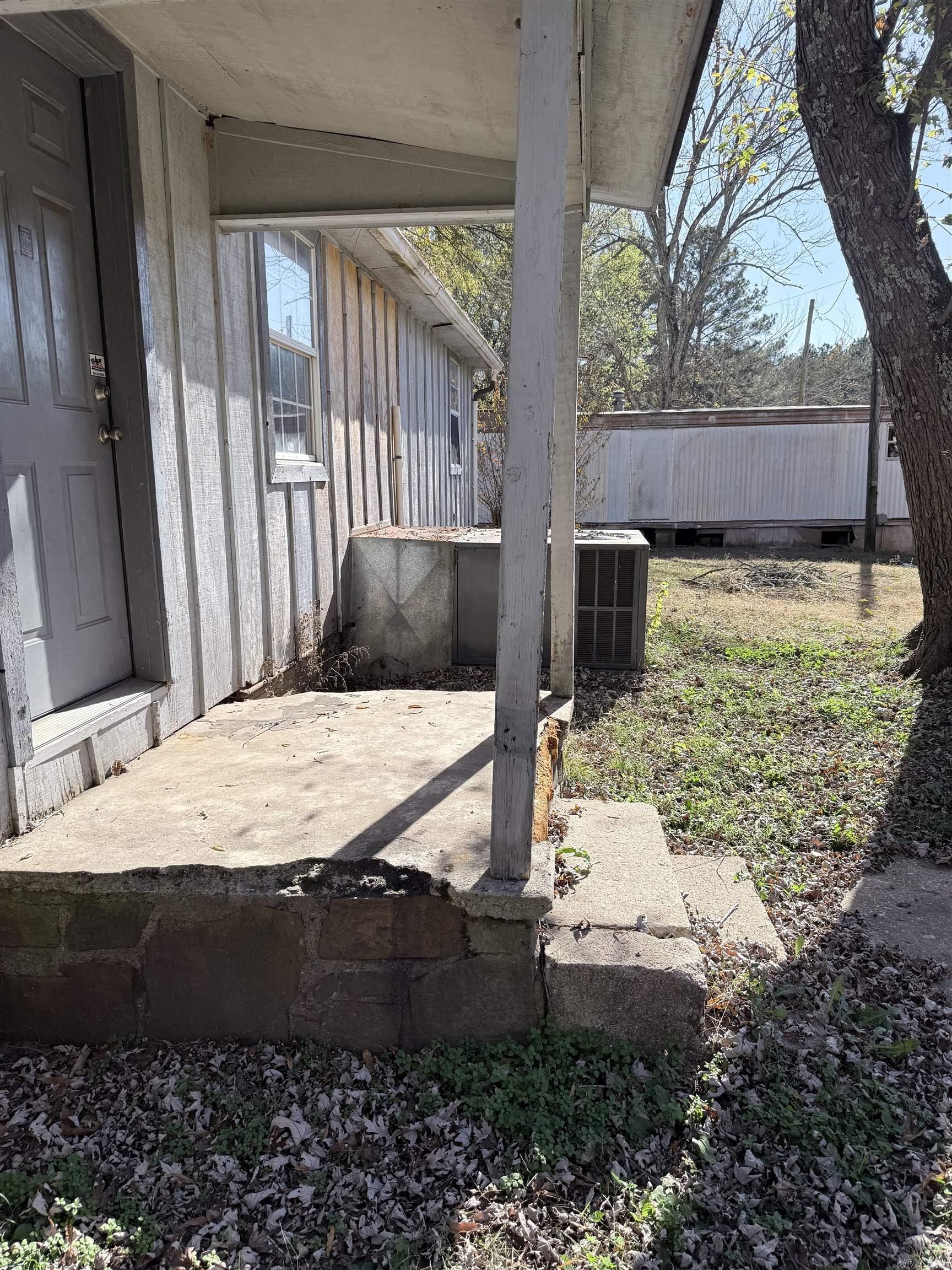 PERRYVILLE CITY ACREAGE - Residential