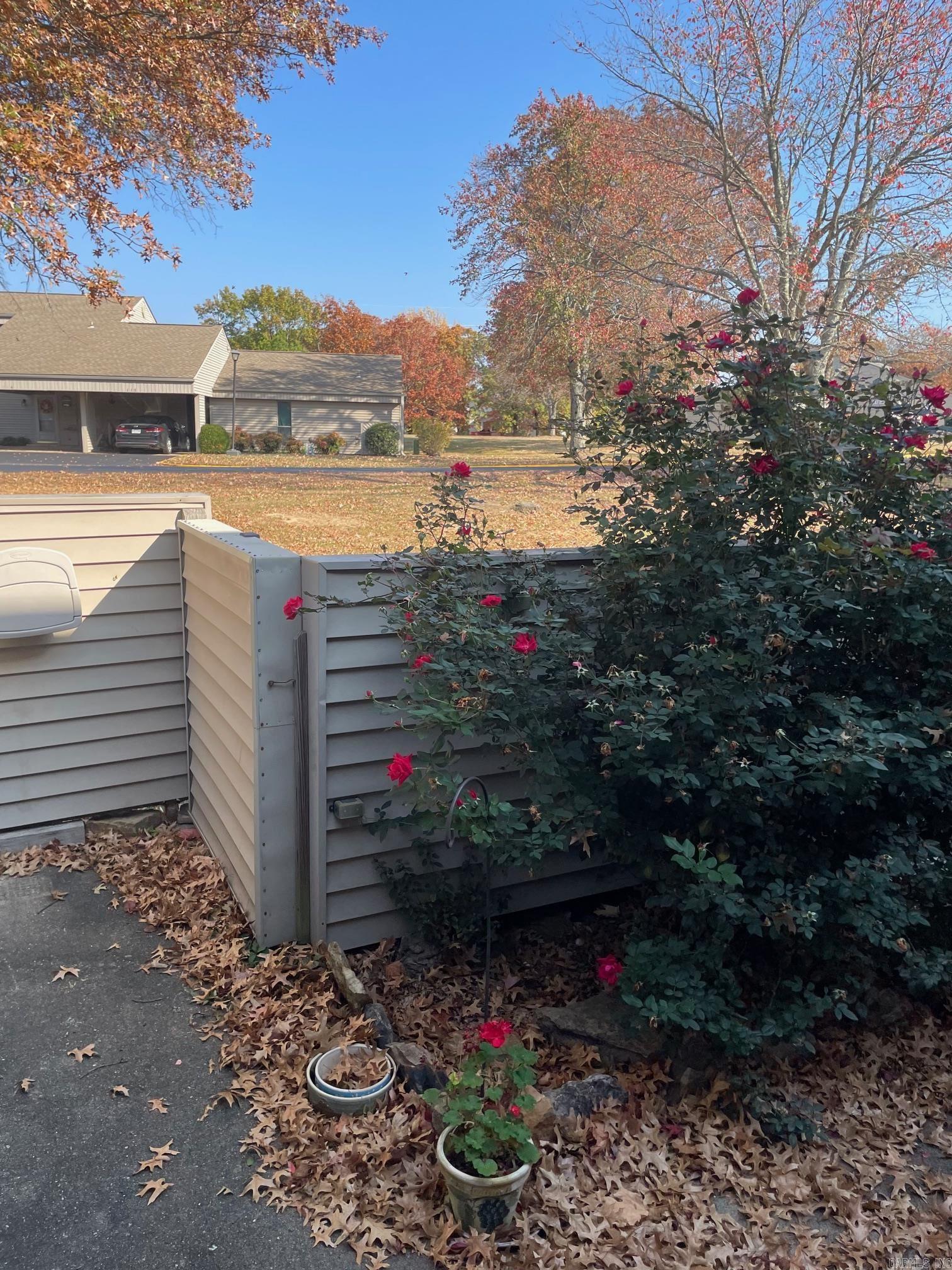 Lakewood Hills Condo - Residential