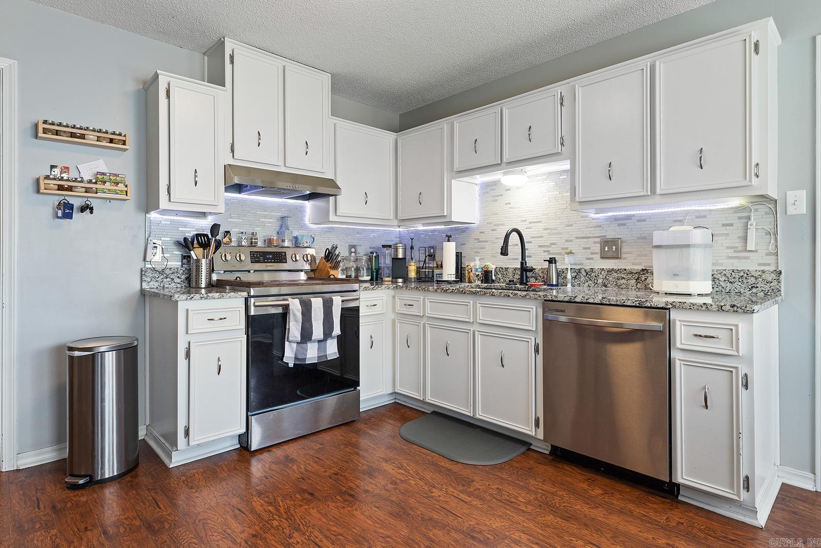 PLEASANT VIEW - Residential