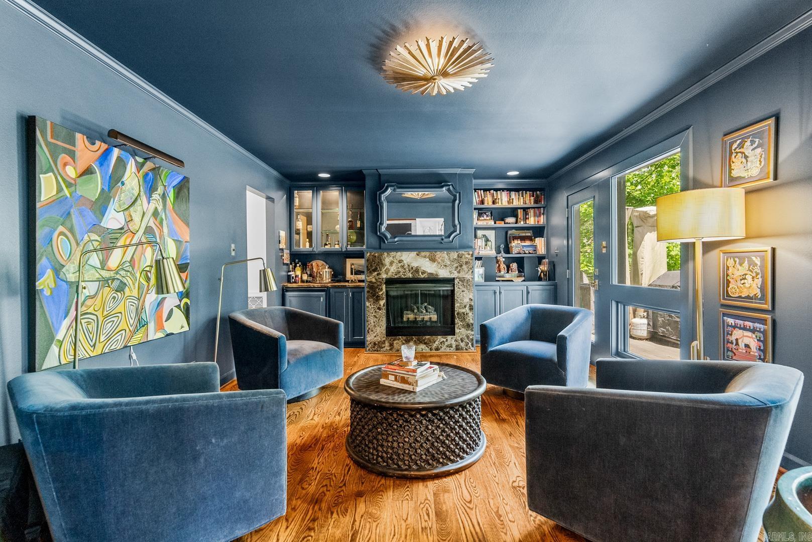 Elmo Walker - Residential