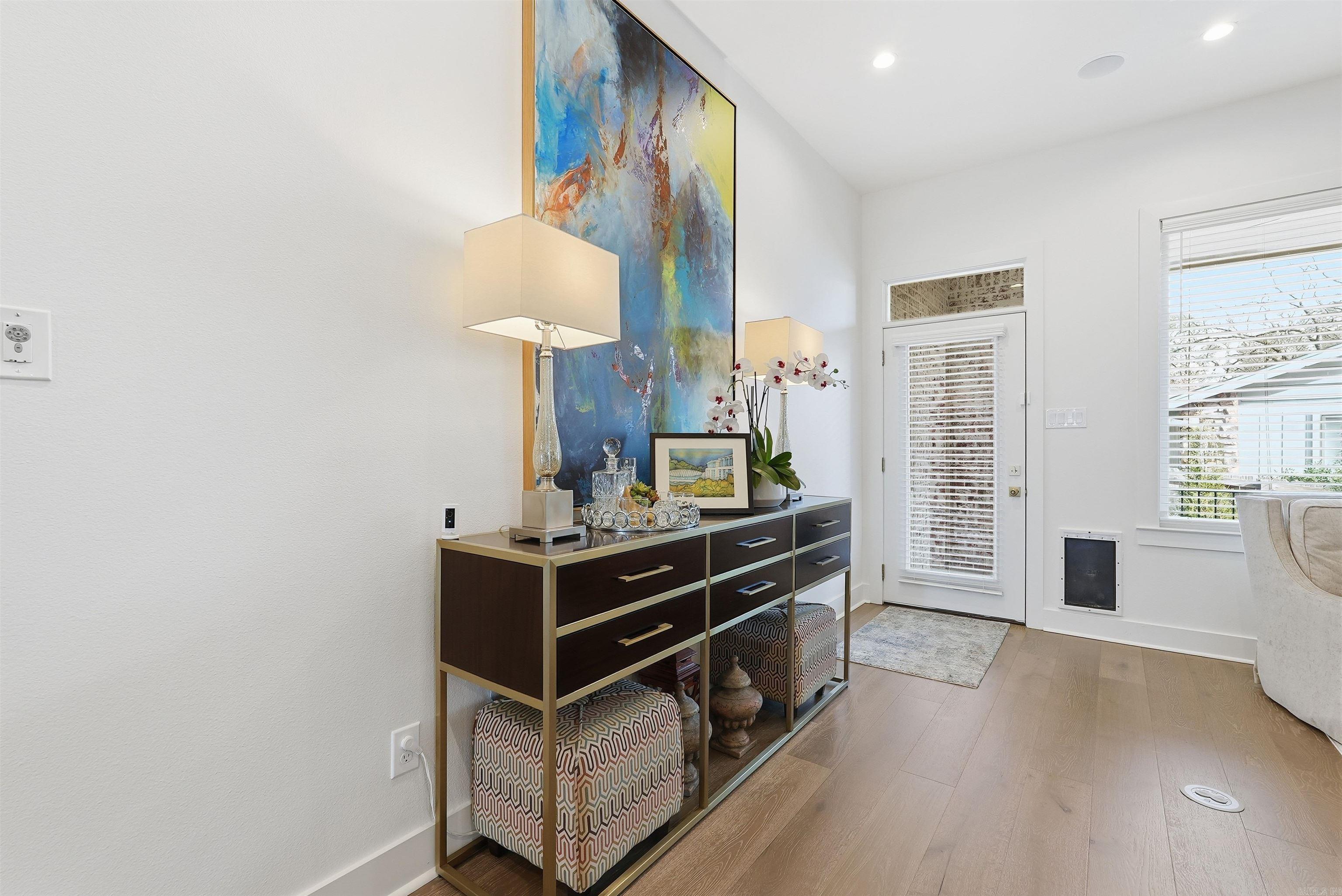 MERGERON COURT - Residential