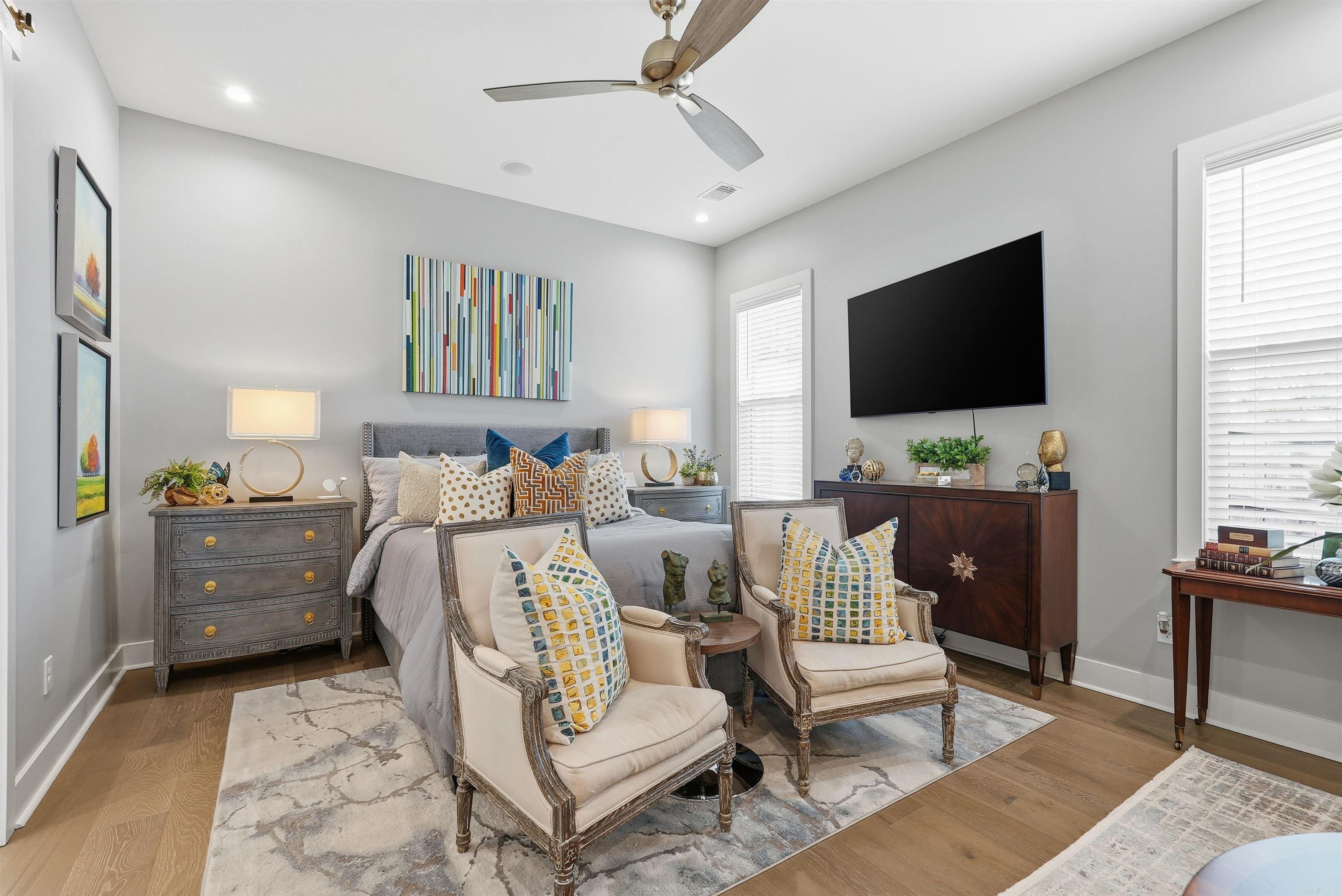 MERGERON COURT - Residential