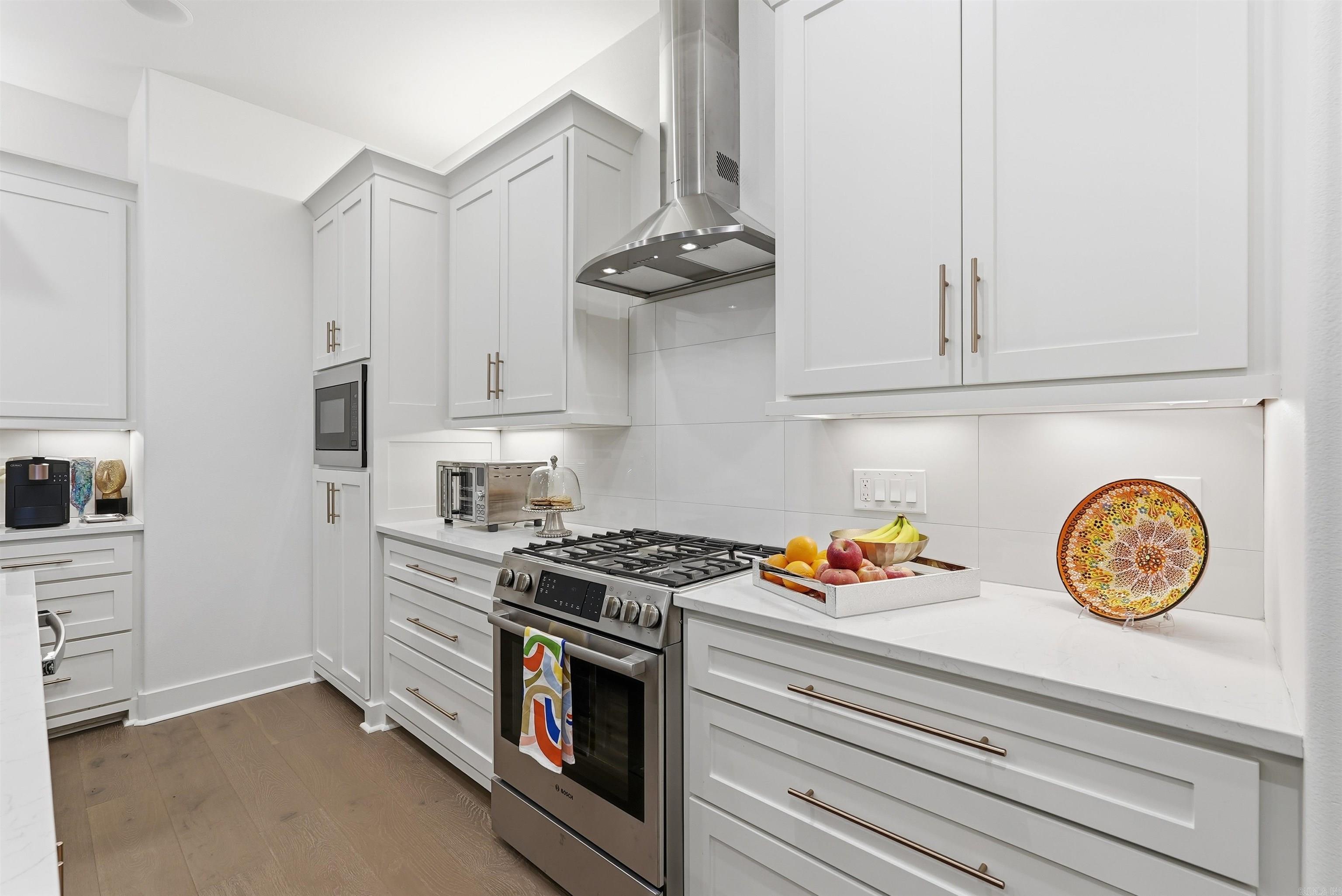 MERGERON COURT - Residential