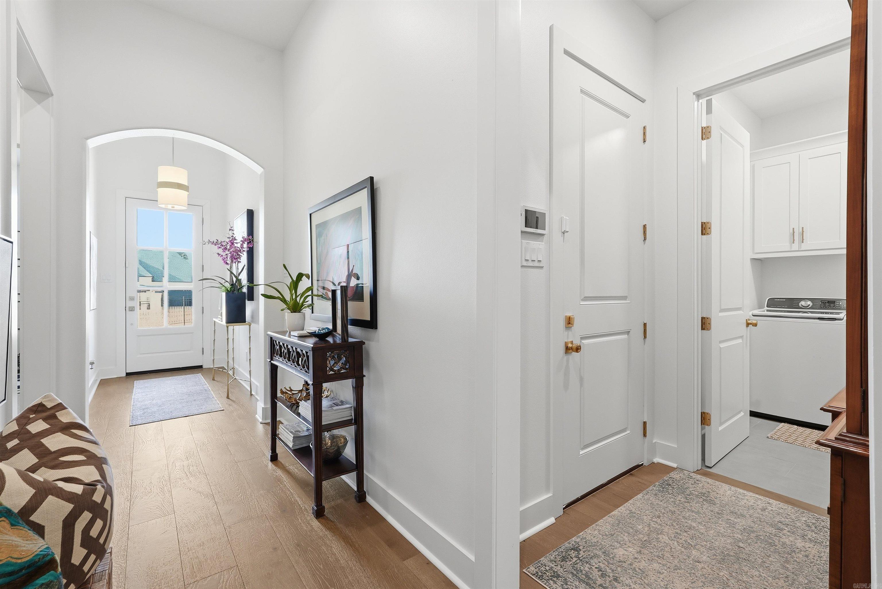 MERGERON COURT - Residential