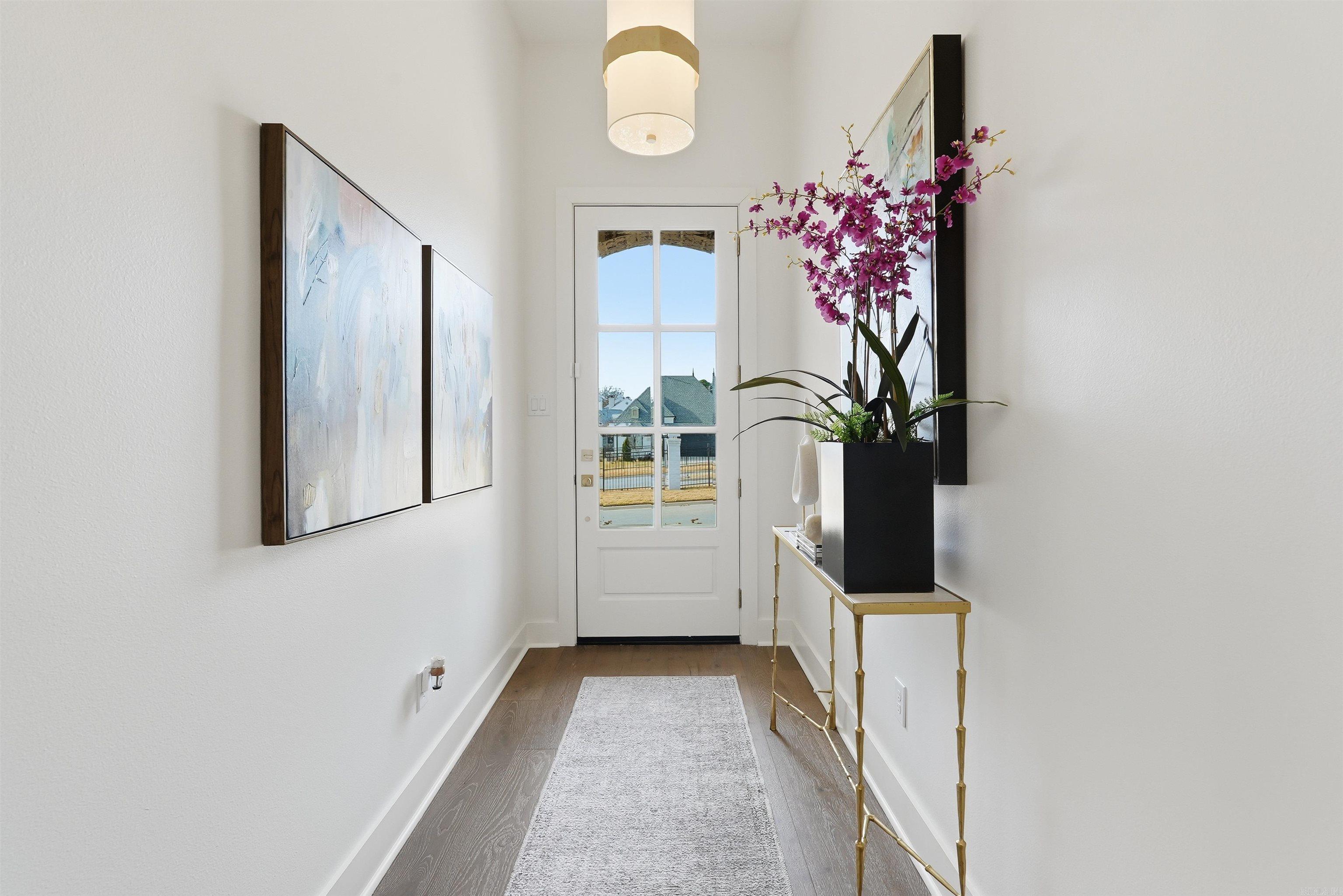 MERGERON COURT - Residential