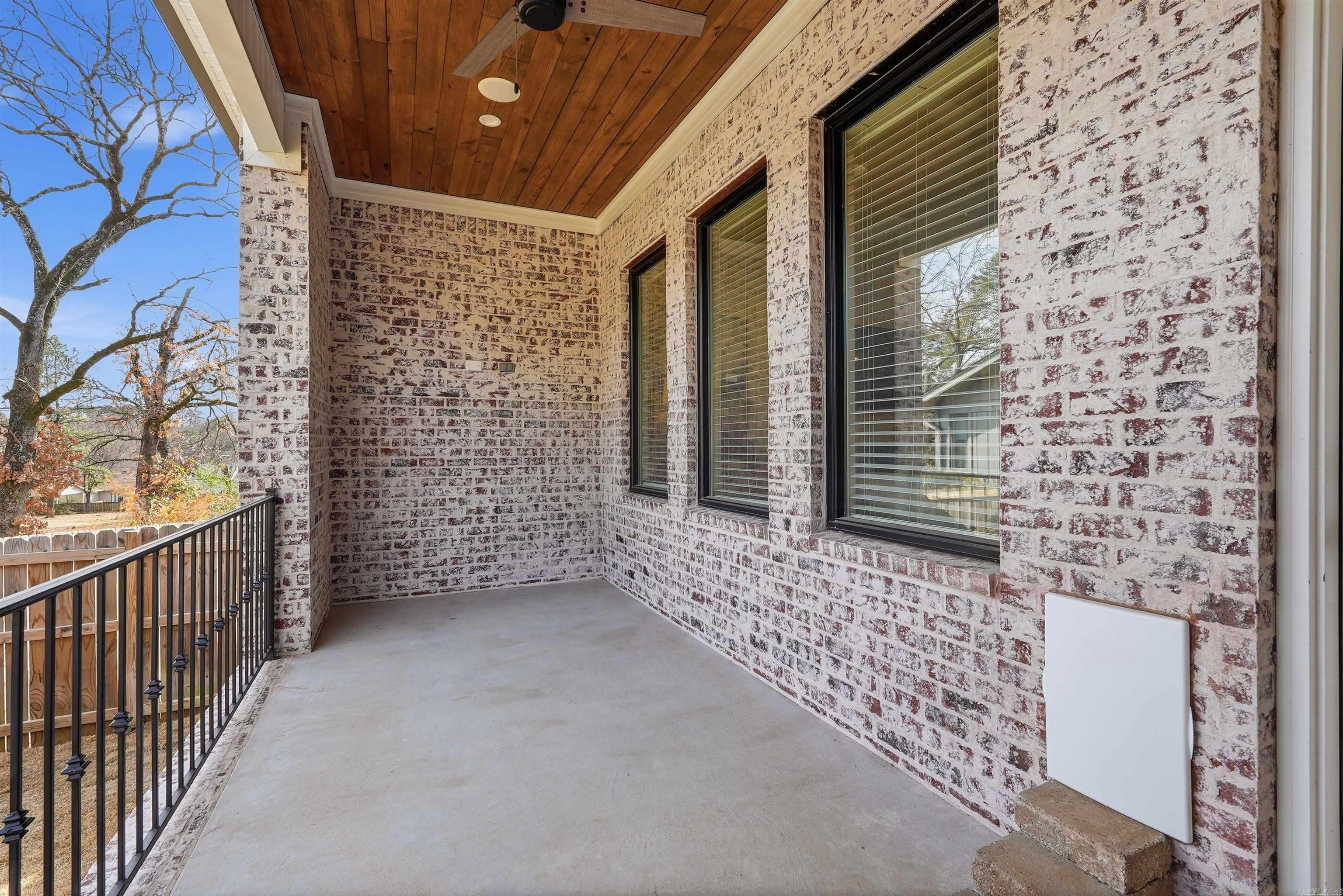 MERGERON COURT - Residential