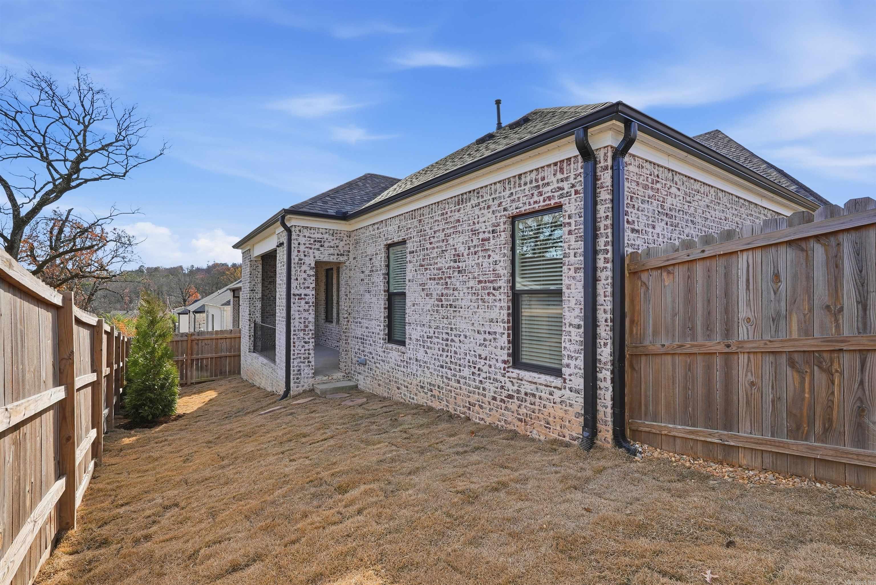 MERGERON COURT - Residential