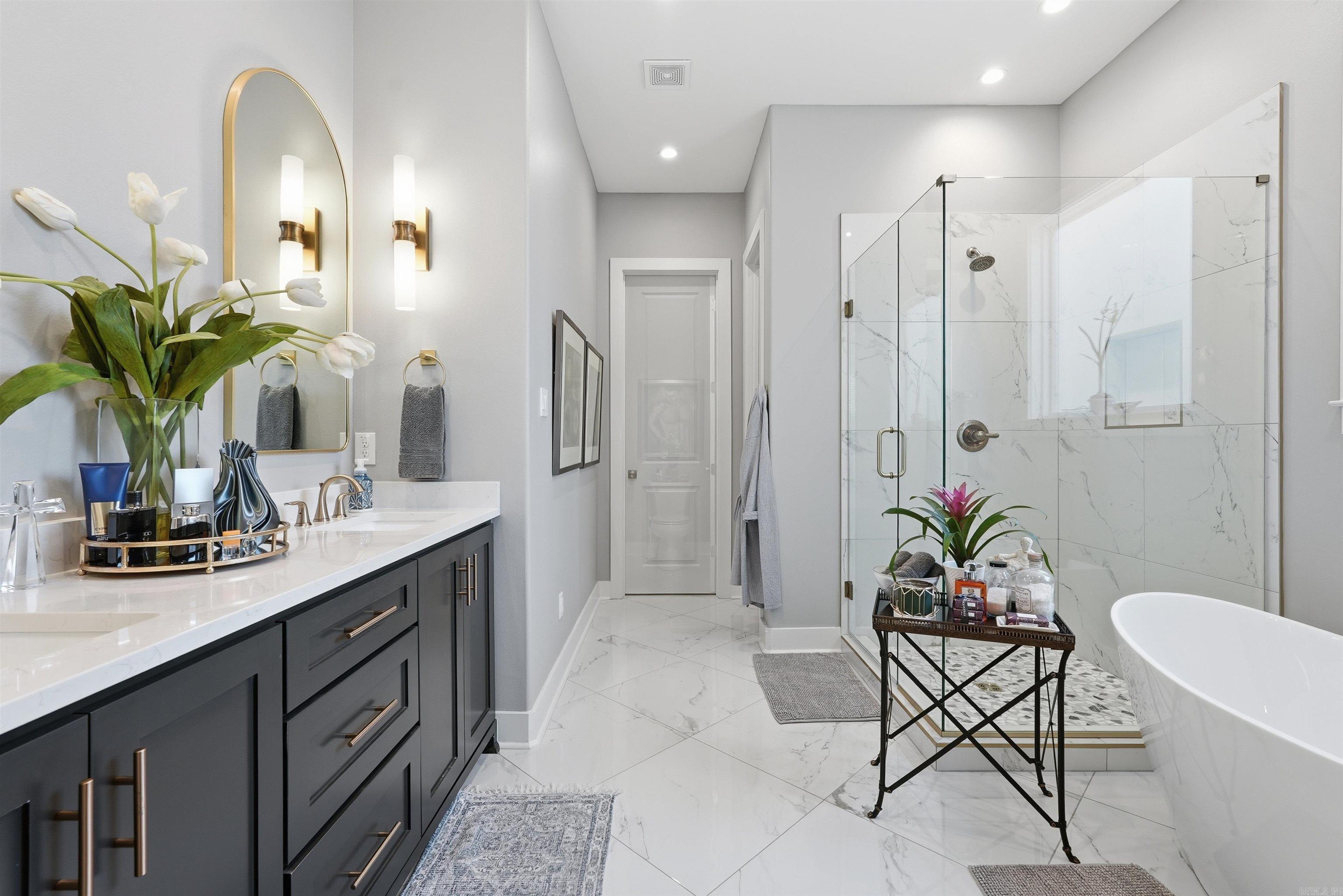 MERGERON COURT - Residential