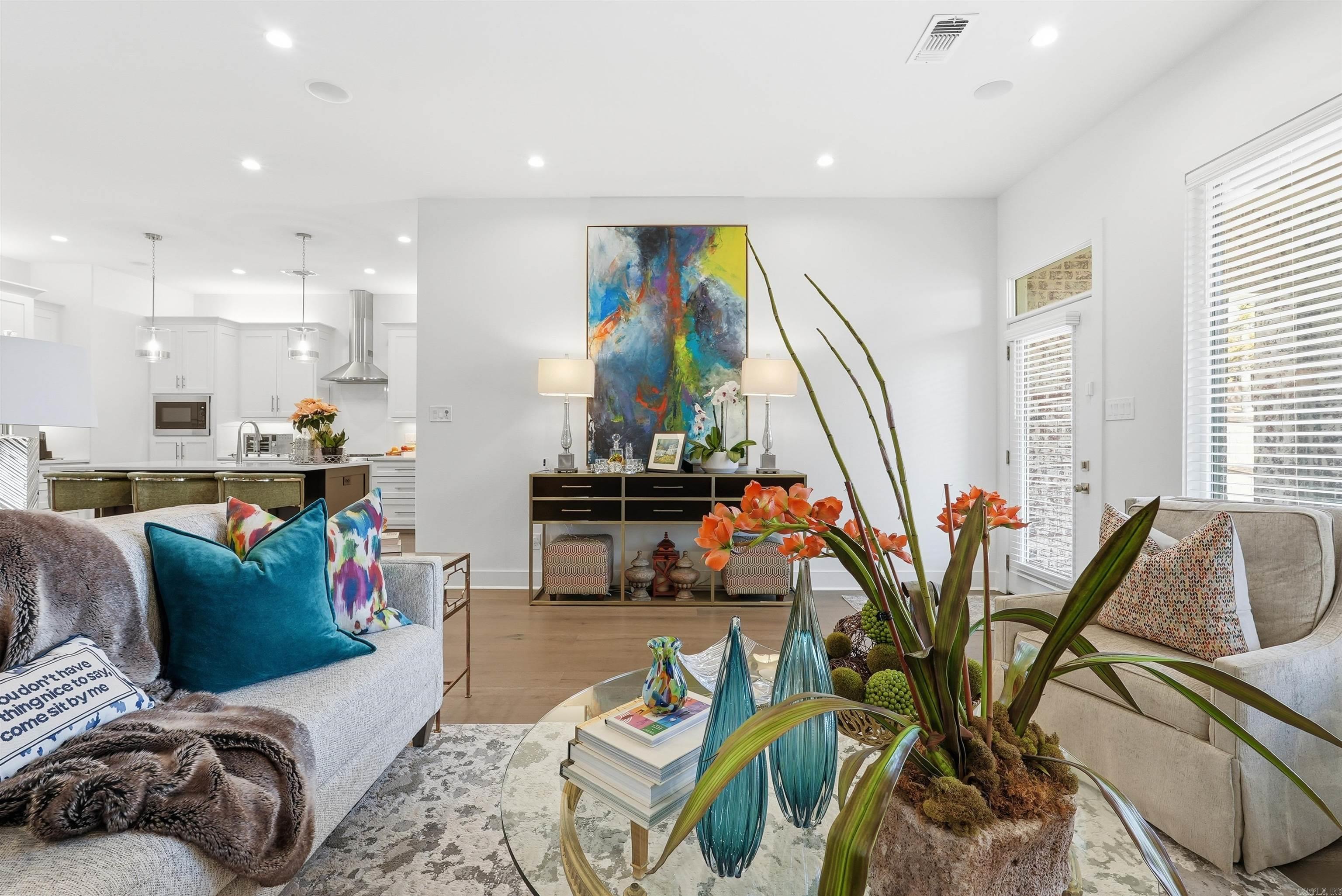 MERGERON COURT - Residential