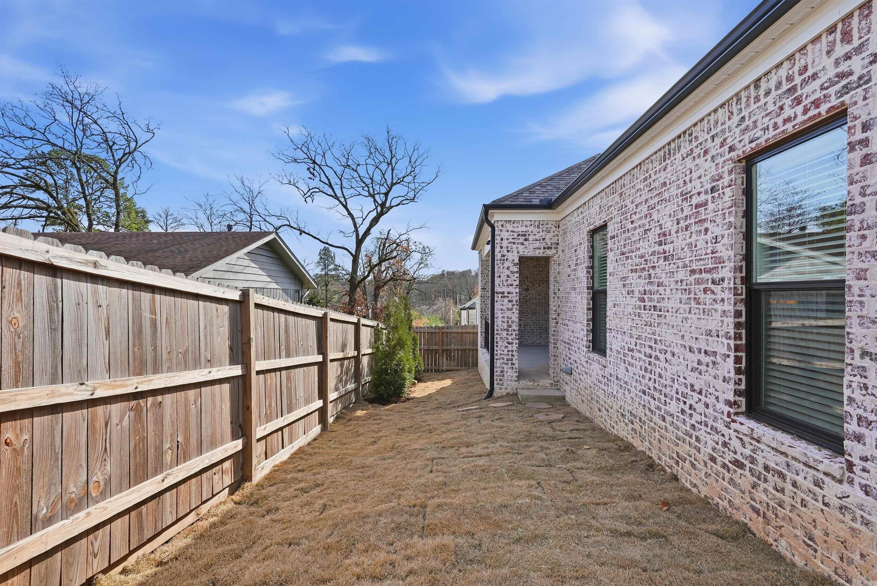 MERGERON COURT - Residential