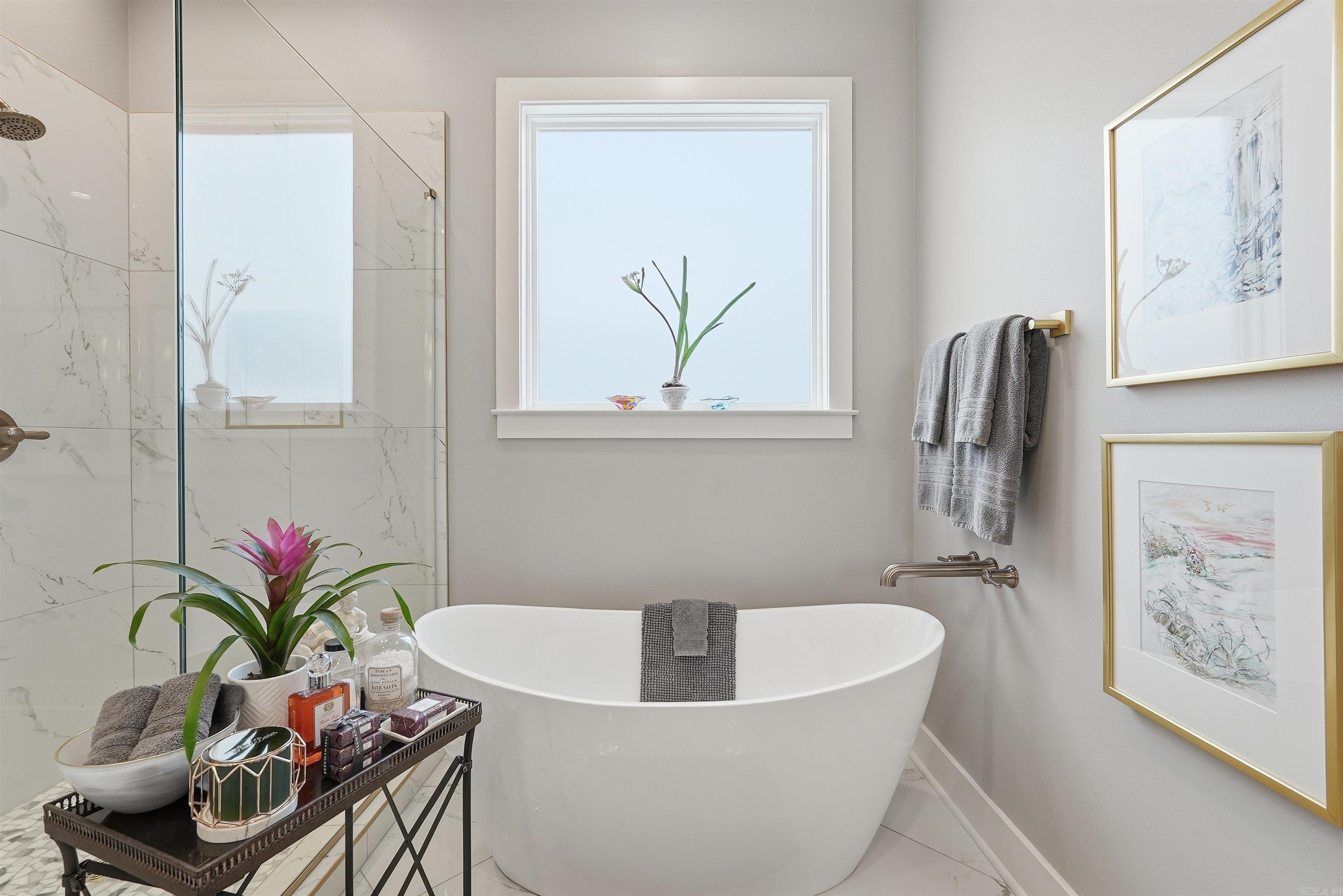 MERGERON COURT - Residential