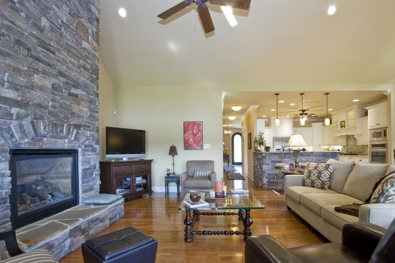 HURRICANE LAKE EST - Residential