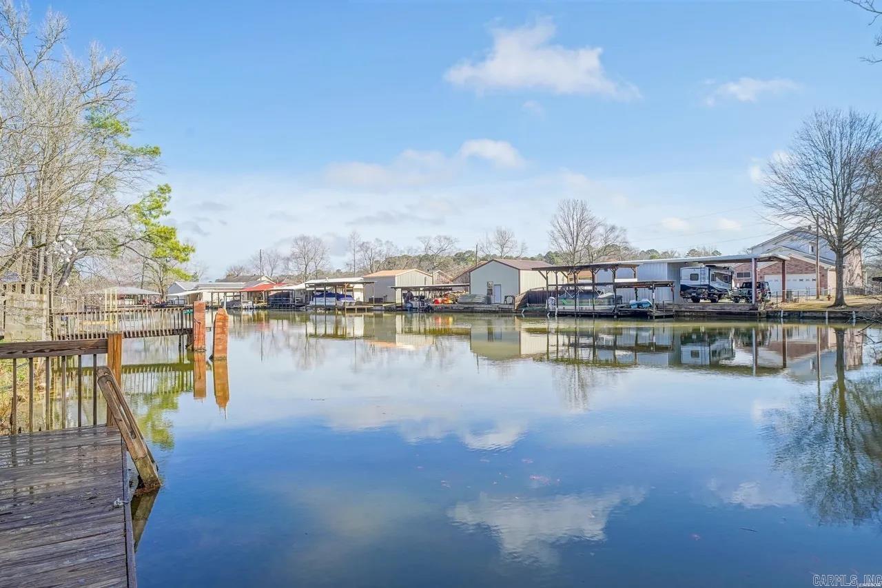 WOODLAND SHORES - Residential