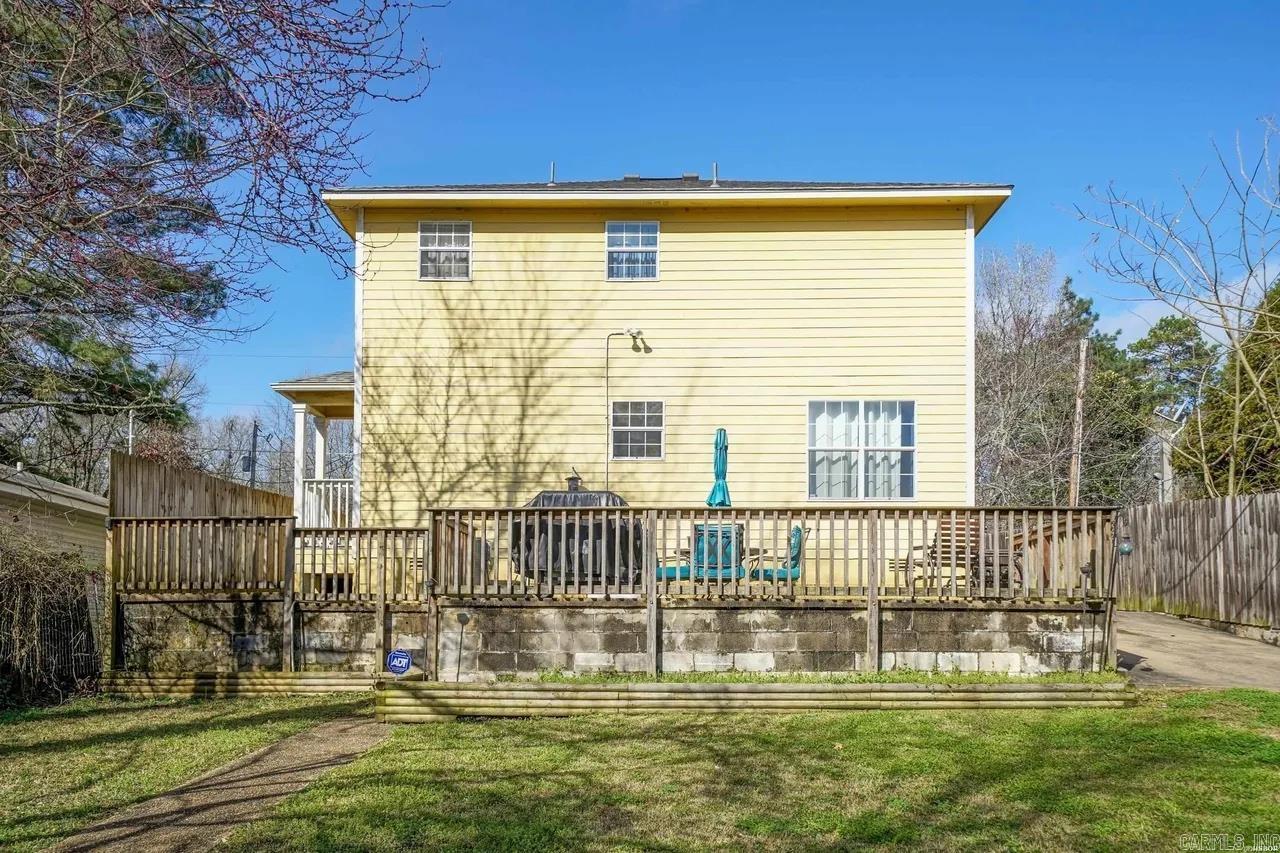 WOODLAND SHORES - Residential