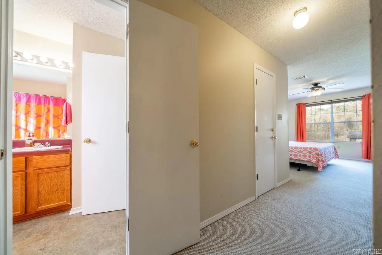 WOODLAND SHORES - Residential