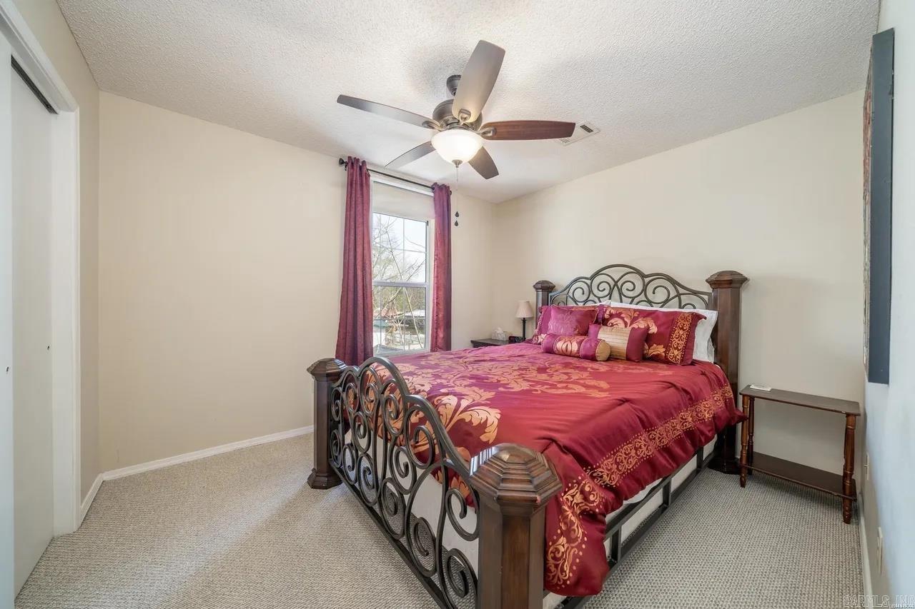 WOODLAND SHORES - Residential