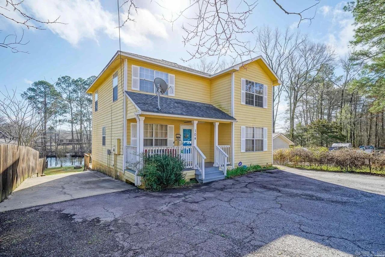 WOODLAND SHORES - Residential