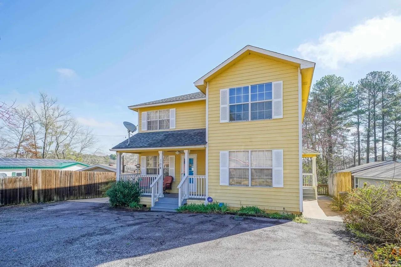 WOODLAND SHORES - Residential