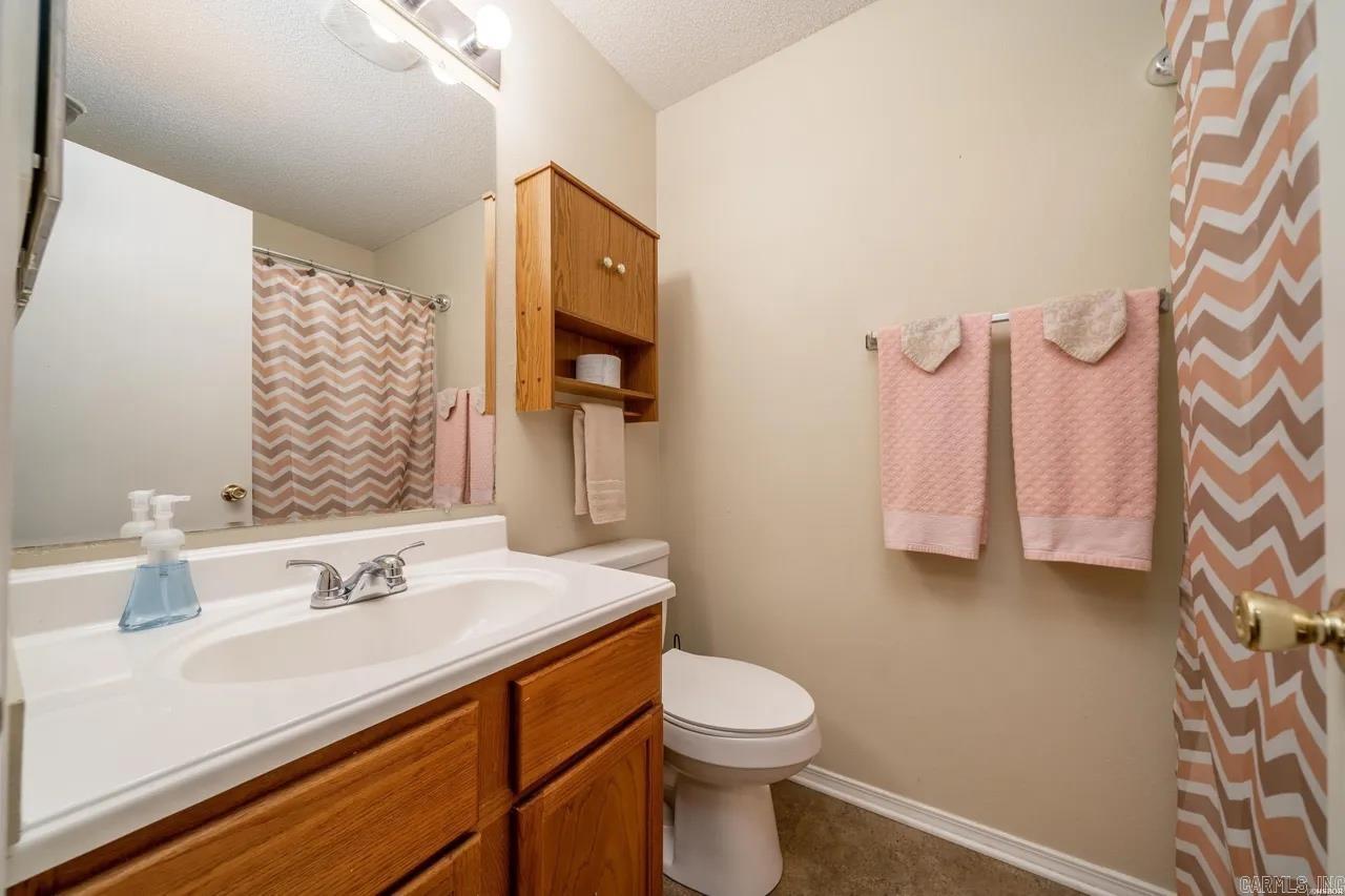 WOODLAND SHORES - Residential