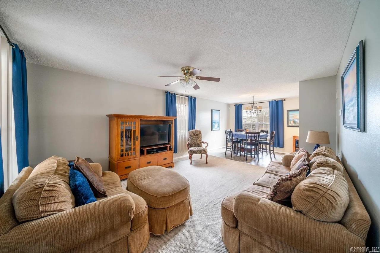 WOODLAND SHORES - Residential