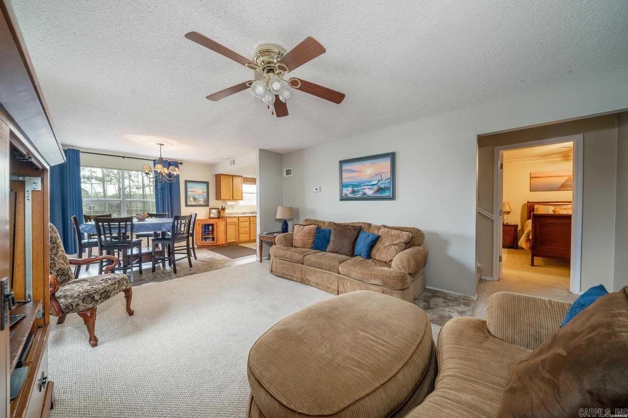 WOODLAND SHORES - Residential