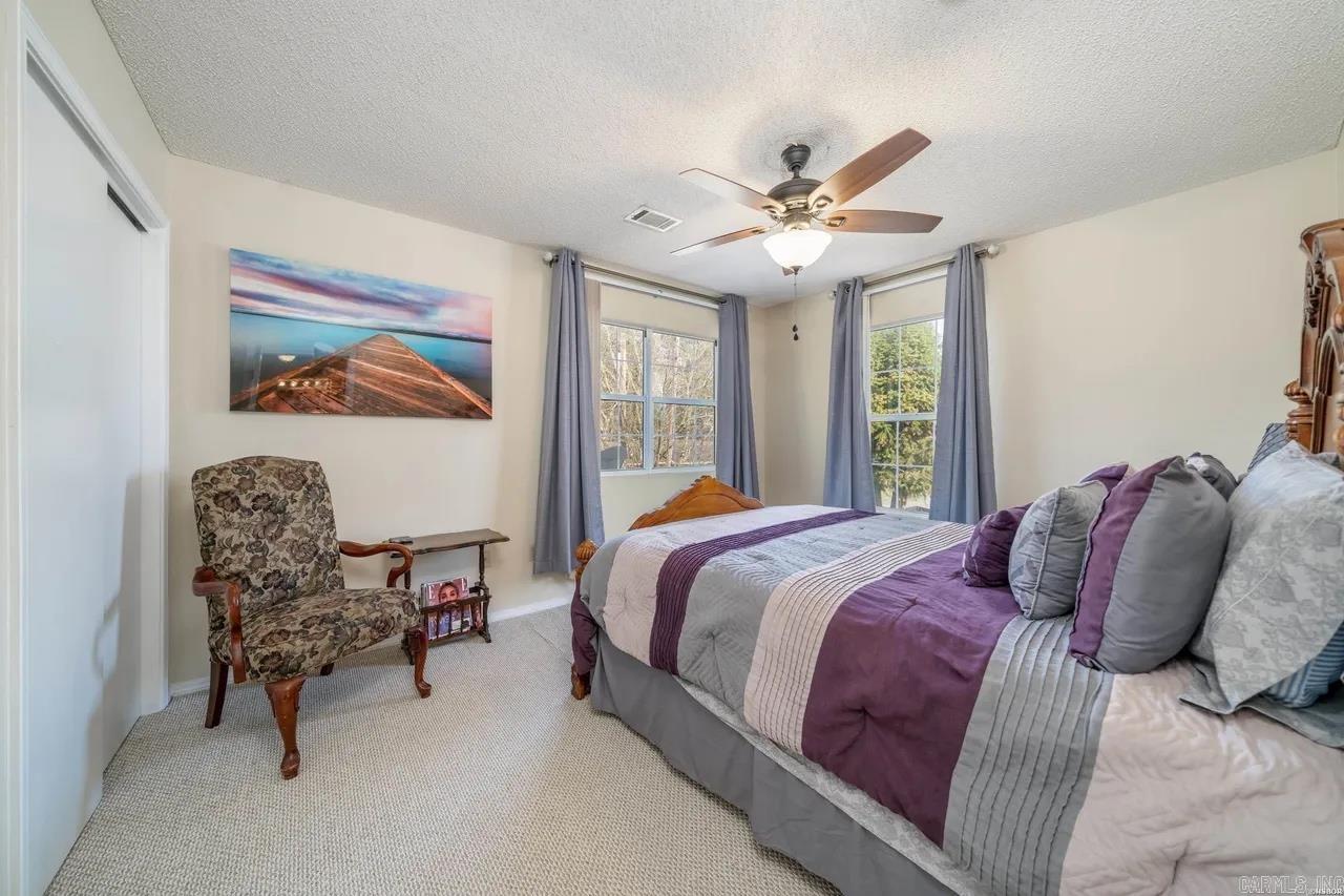 WOODLAND SHORES - Residential