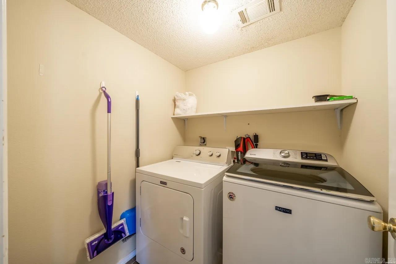 WOODLAND SHORES - Residential