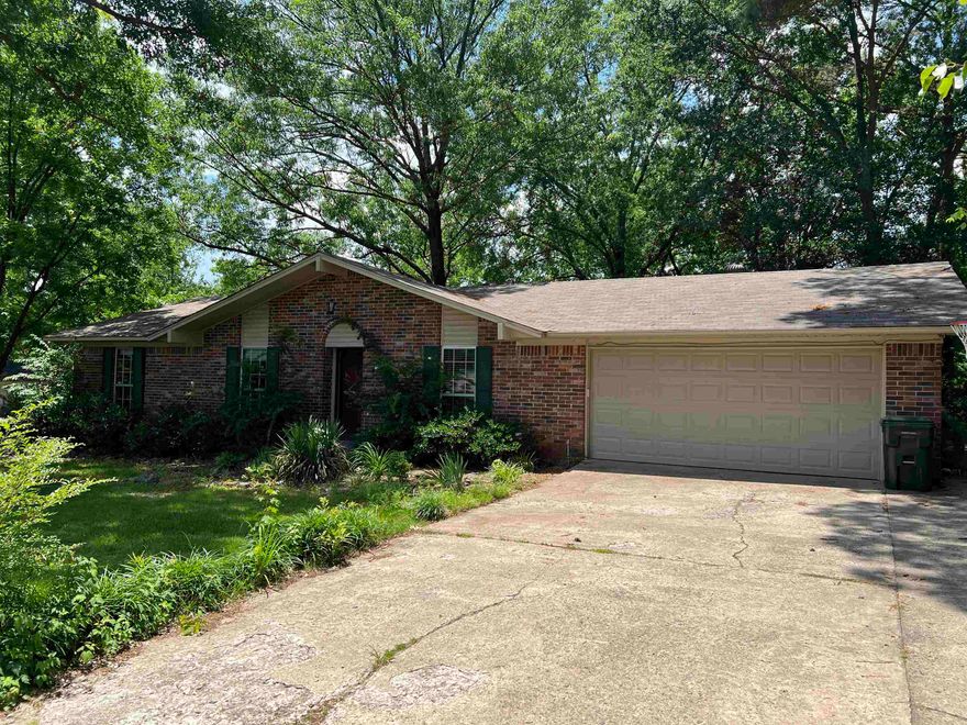 Nice 3 bed 2 bath home with large yard. Lawn care is included in rent.