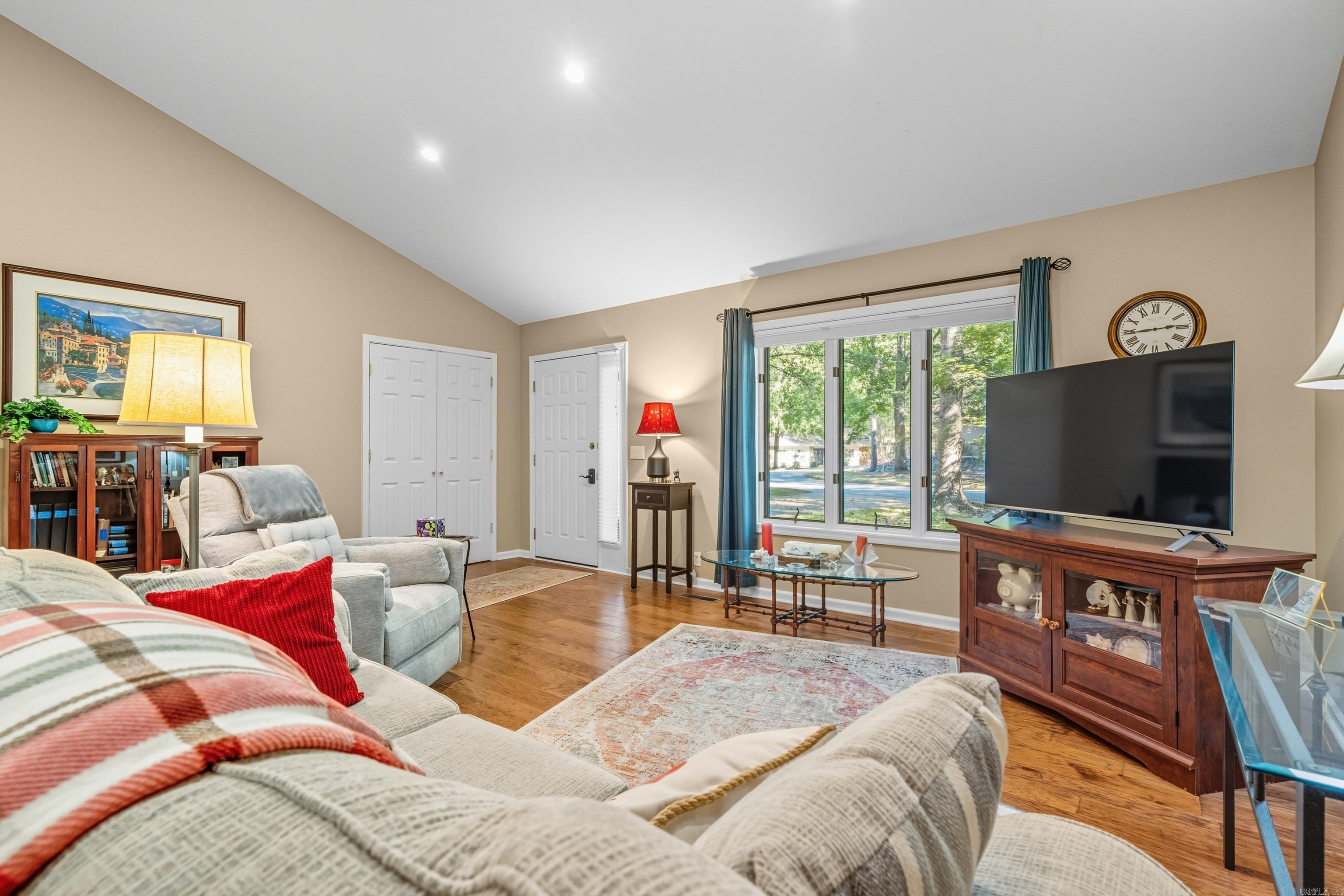 Villa Alegre Courts - Residential