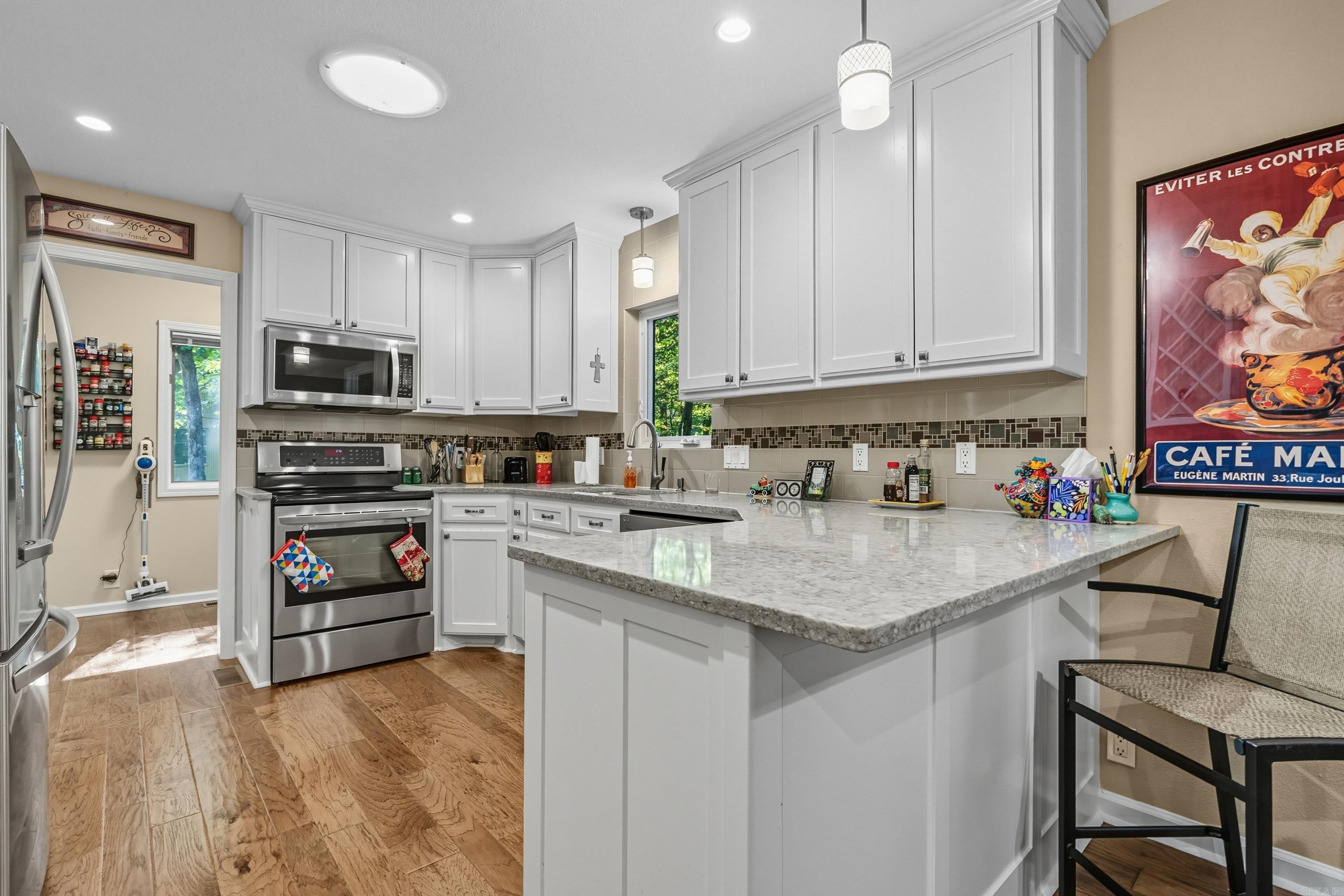 Villa Alegre Courts - Residential