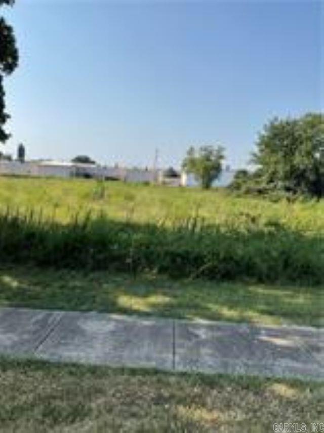 Commercial property with high traffic count