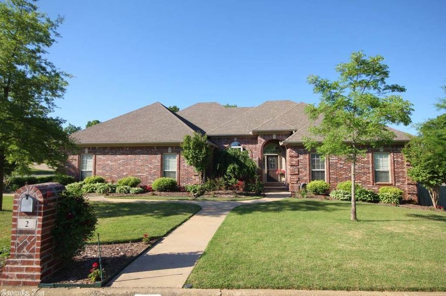 Beautiful, custom built one story home!  Spacious rooms and great for families and entertaining! 12' Ceilings in Great Room w/ Formal Dining. Large Kitchen with lots of granite countertops & maple cabinets, large island and breakfast bar open to casual dining area. Stainless appliances incl ice machine and convection wall oven.  All rooms have ceiling fans incl Laundry rm and Garages.  Wood blinds throughout. All bedrooms have their own baths and large walk-in closets.