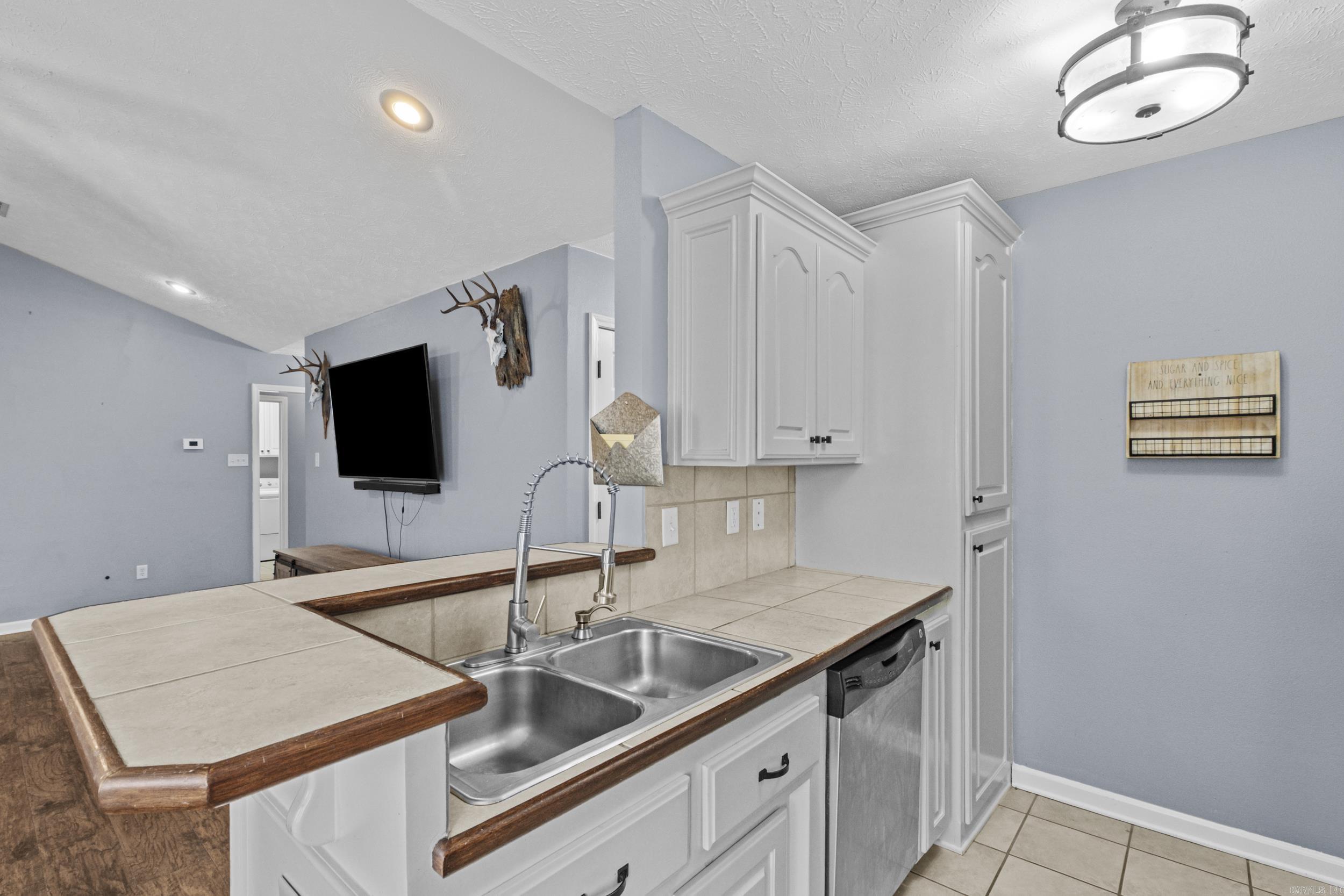 CARRIAGE COURT L - Residential