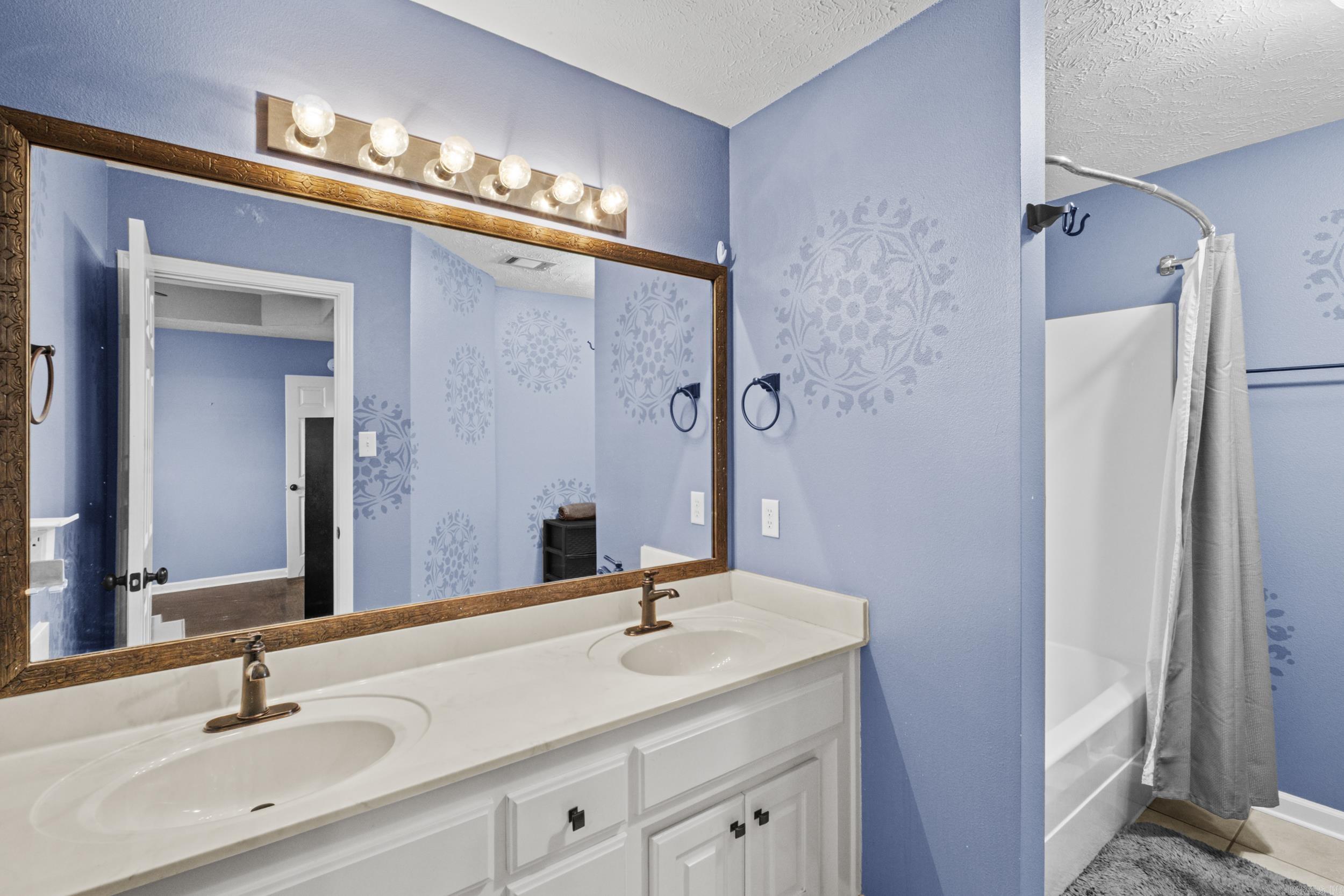 CARRIAGE COURT L - Residential