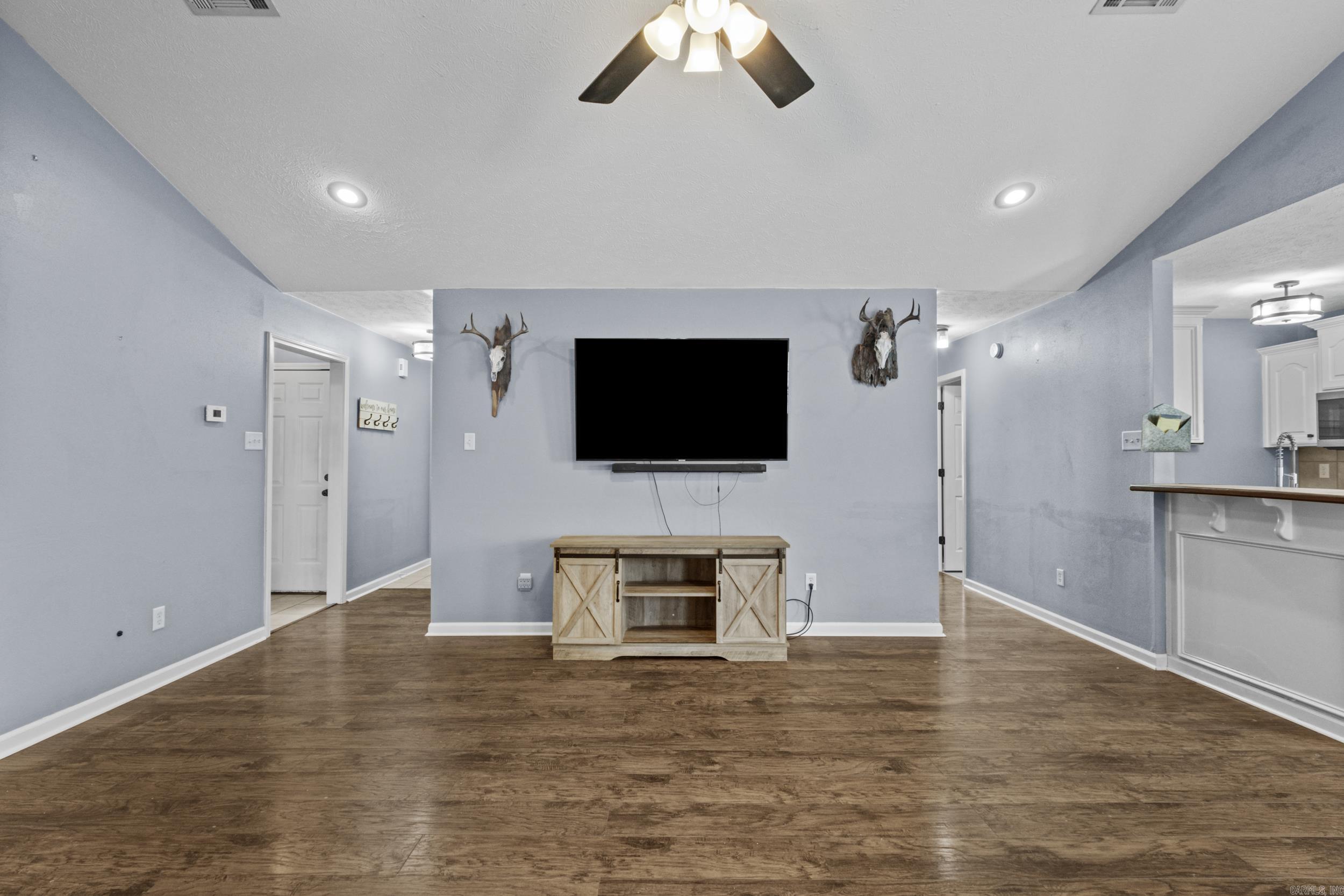 CARRIAGE COURT L - Residential