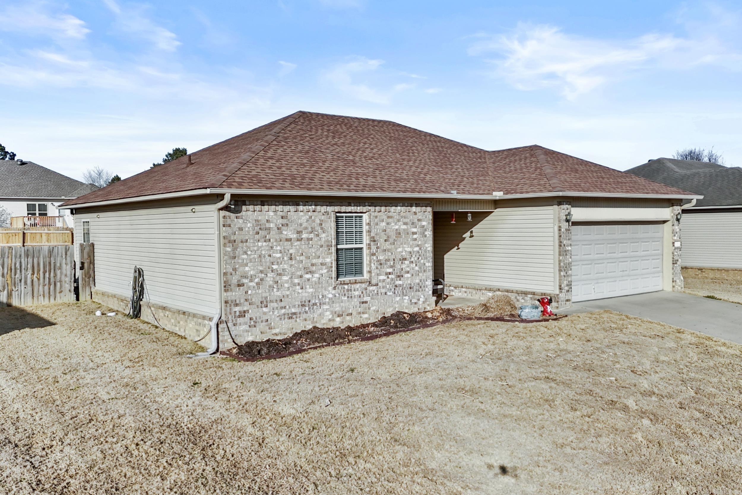 CARRIAGE COURT L - Residential