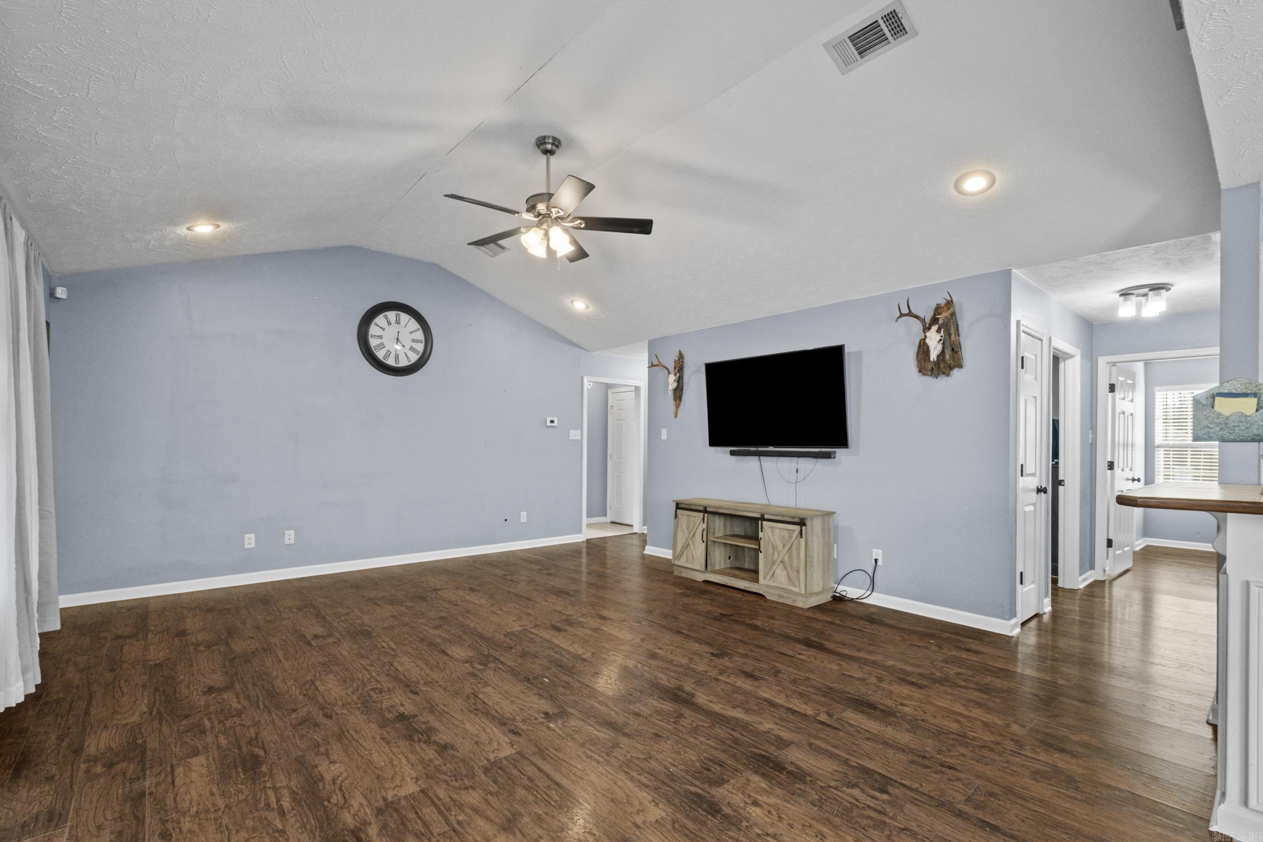 CARRIAGE COURT L - Residential