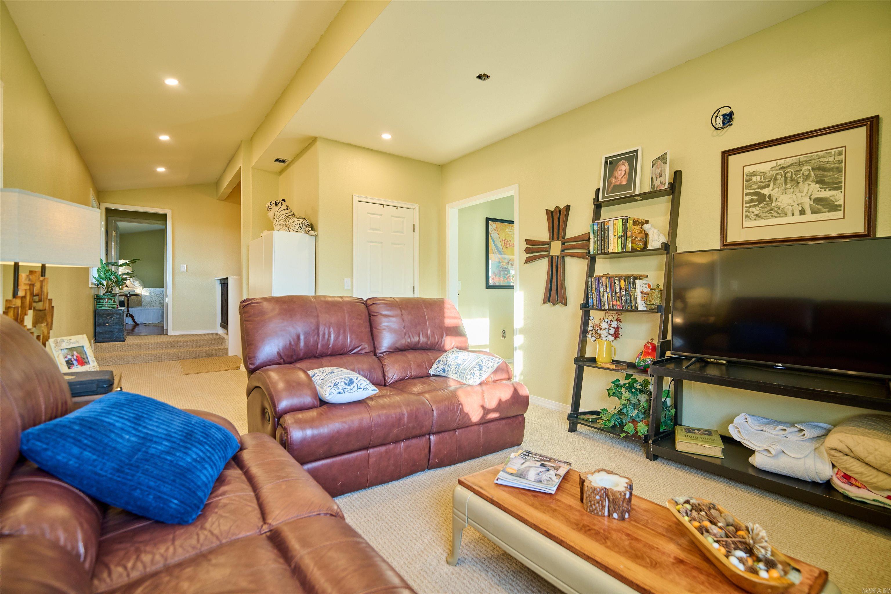 KIMA THIRD - Residential