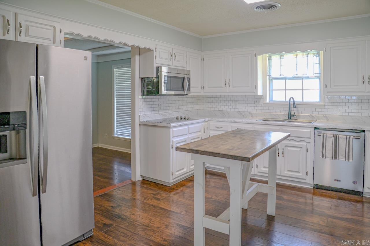 LEEWOOD ADDN - Residential