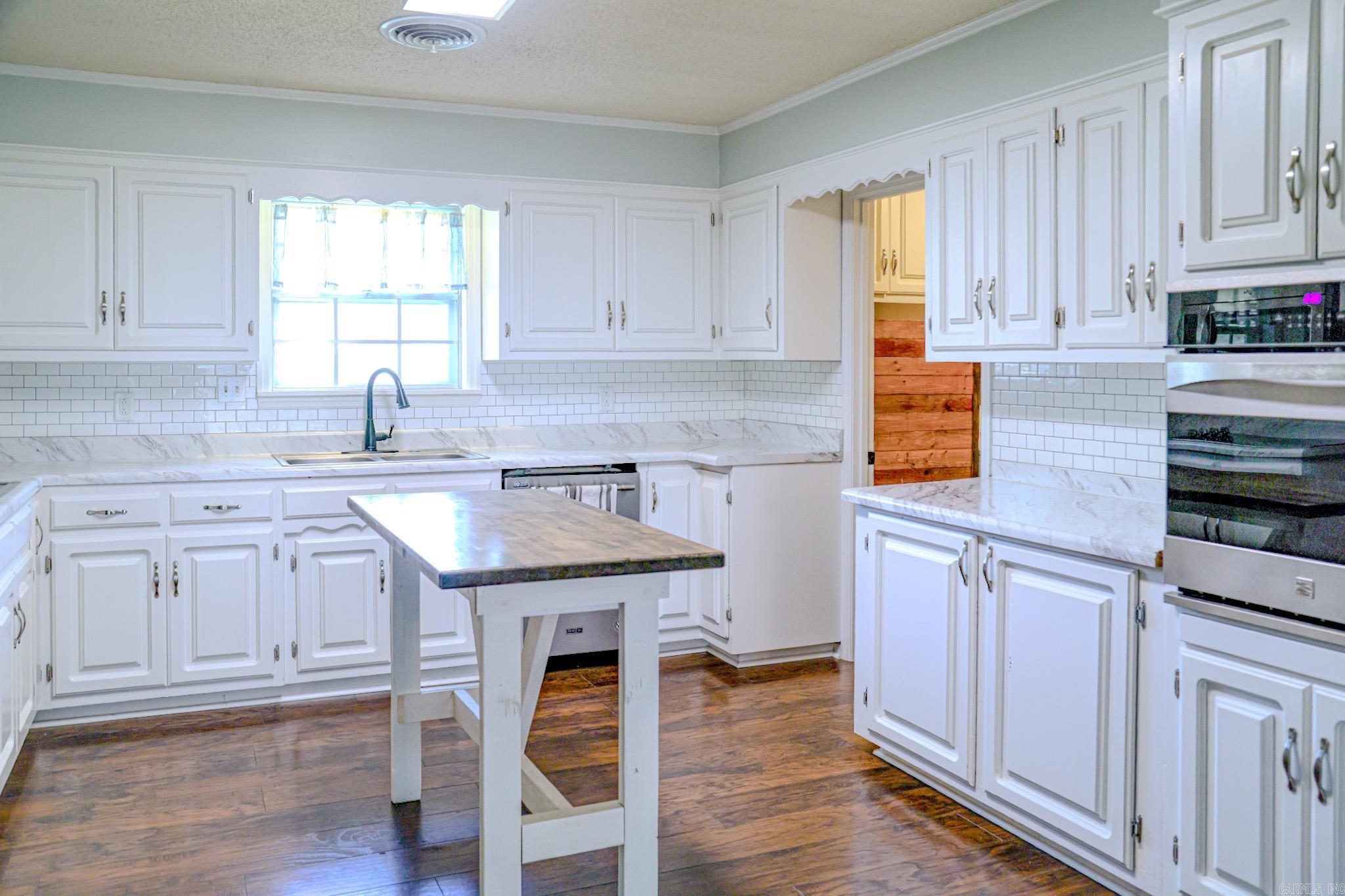 LEEWOOD ADDN - Residential