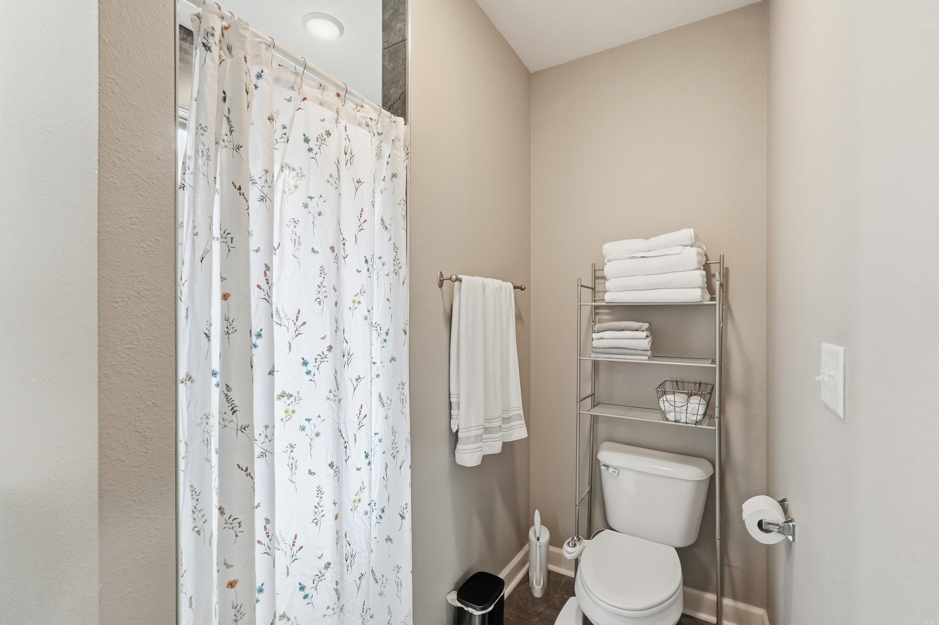 MAKENNA COVE - Residential