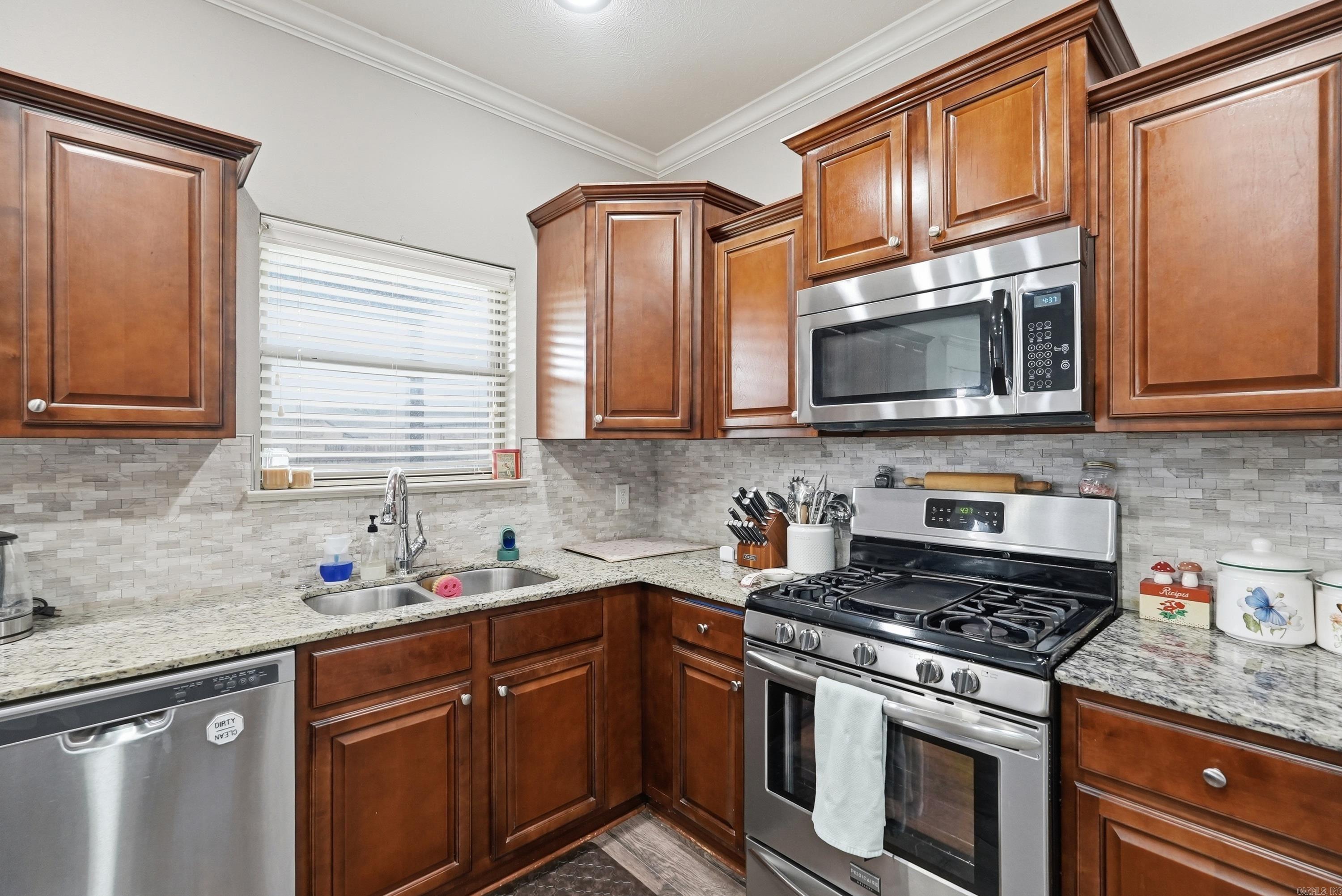 MAKENNA COVE - Residential