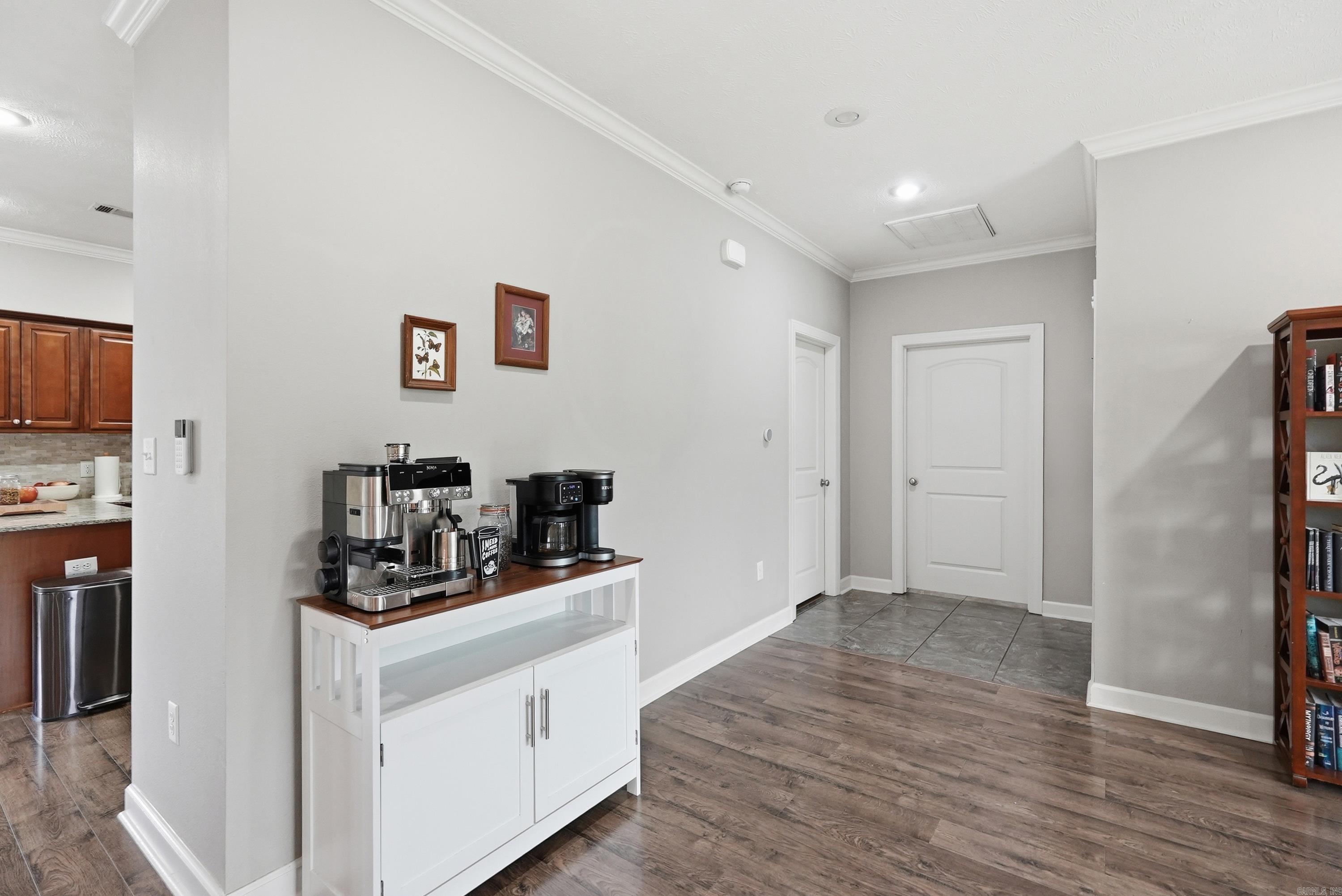 MAKENNA COVE - Residential